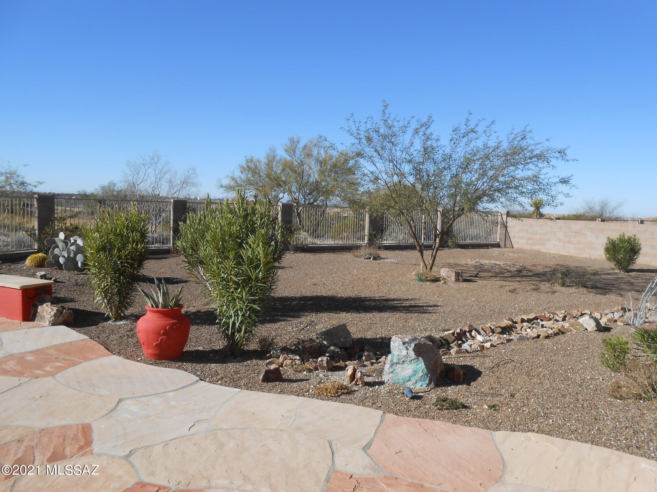 Rancho Del Lago (389-465) - Residential Lease