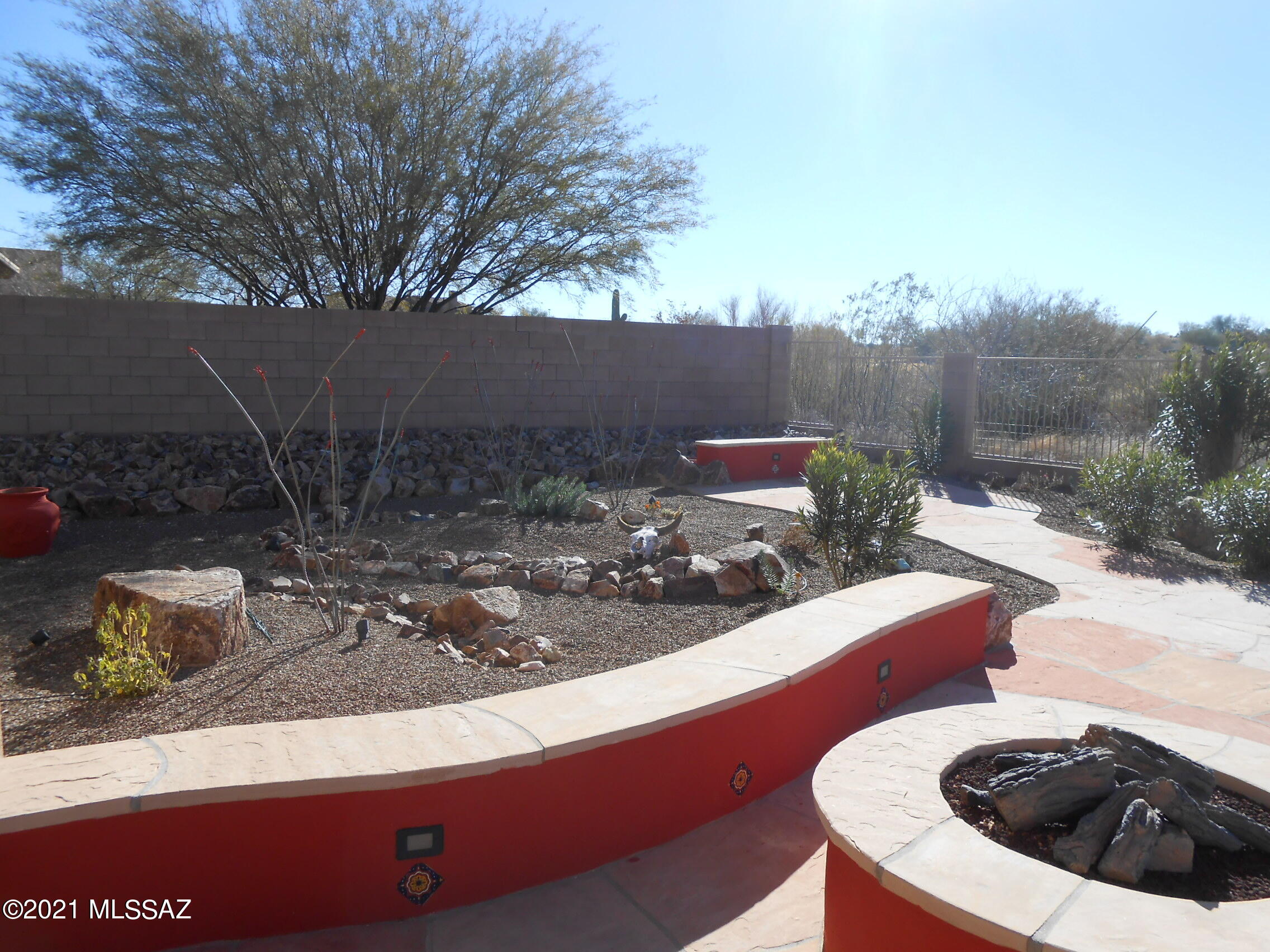 Rancho Del Lago (389-465) - Residential Lease