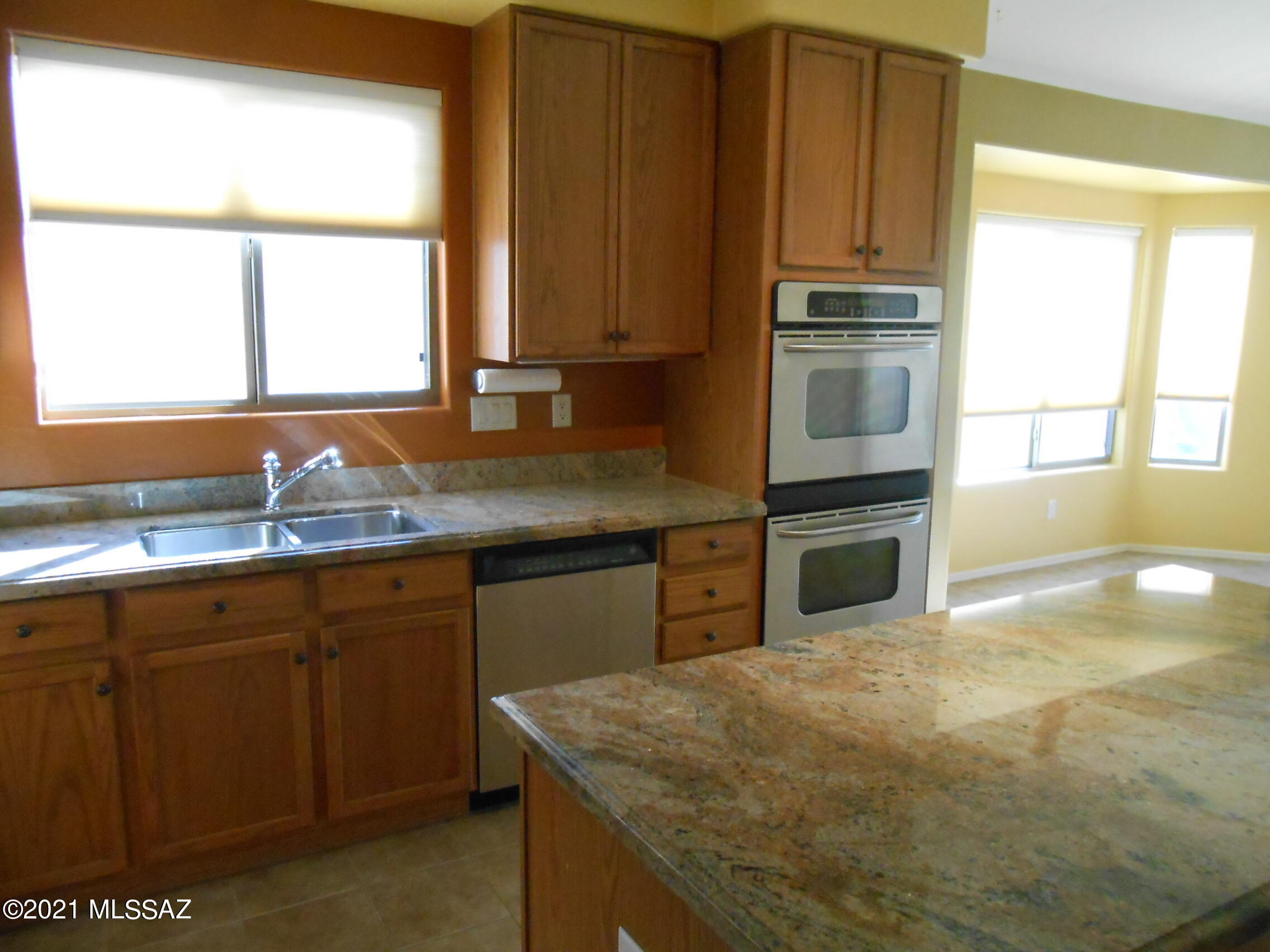 Rancho Del Lago (389-465) - Residential Lease