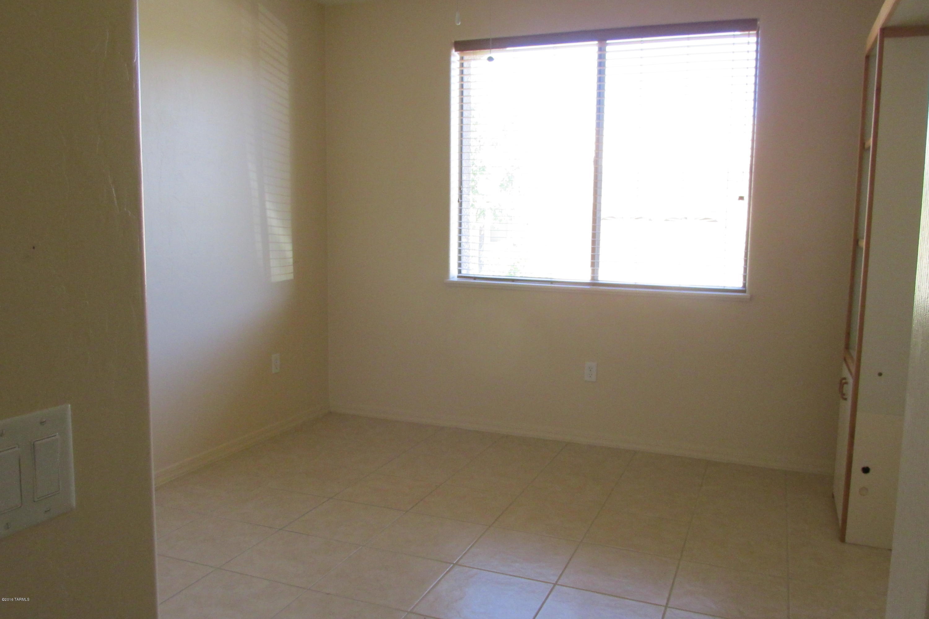 Las Campanas Village (1-111) - Residential