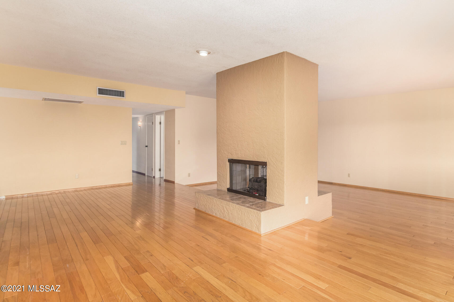 Santa Catalina Estates NO. 4 (1-180) - Residential Lease