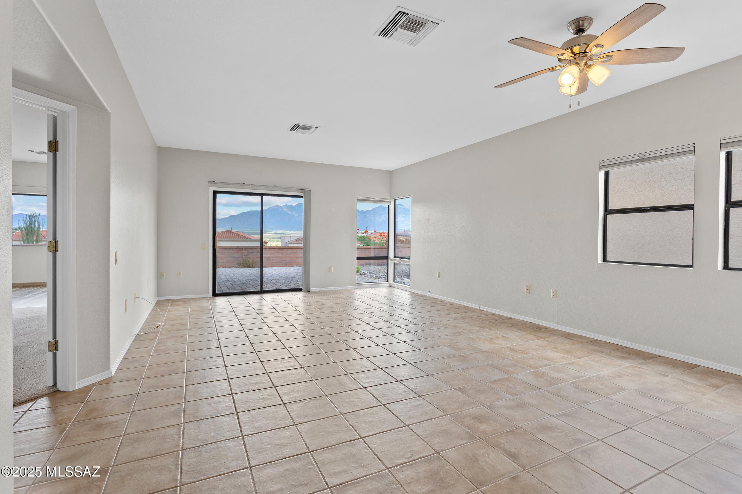 San Ignacio Vistas (101-113,224-228) - Residential