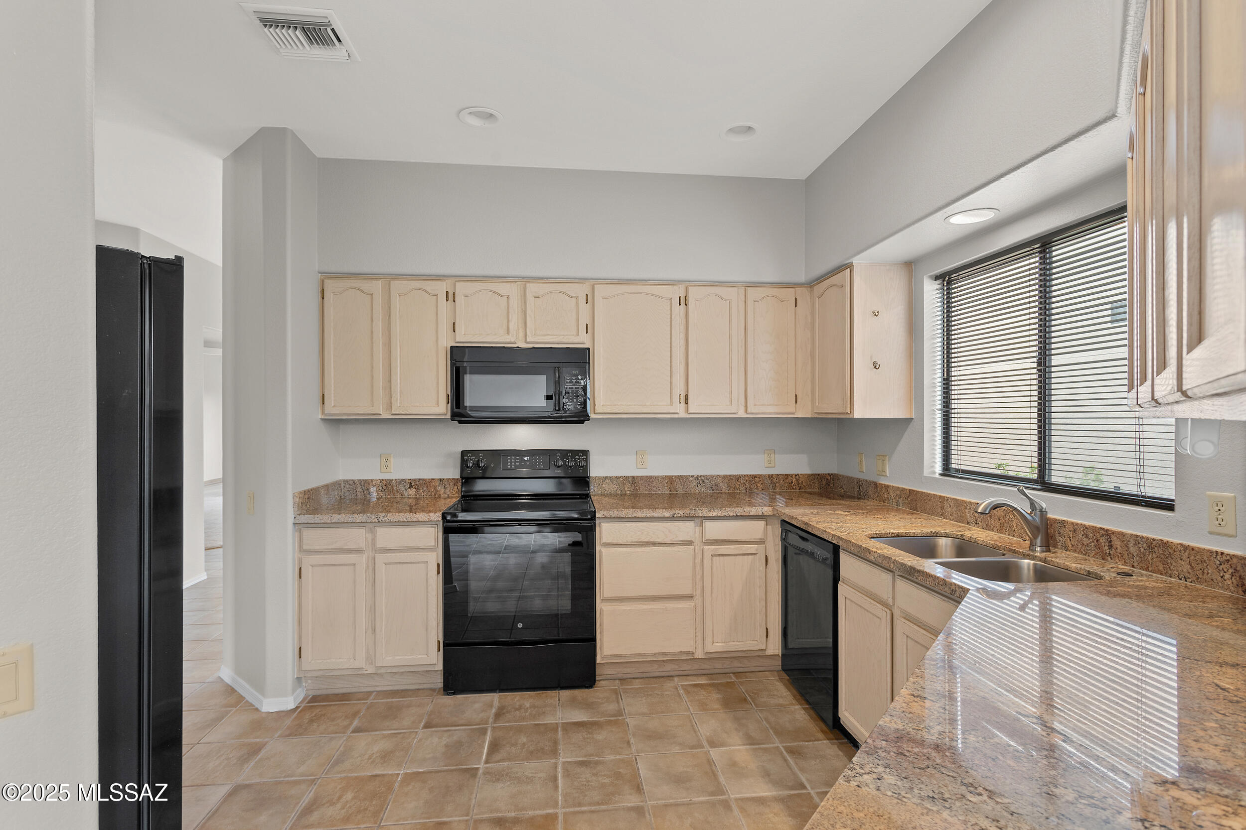 San Ignacio Vistas (101-113,224-228) - Residential