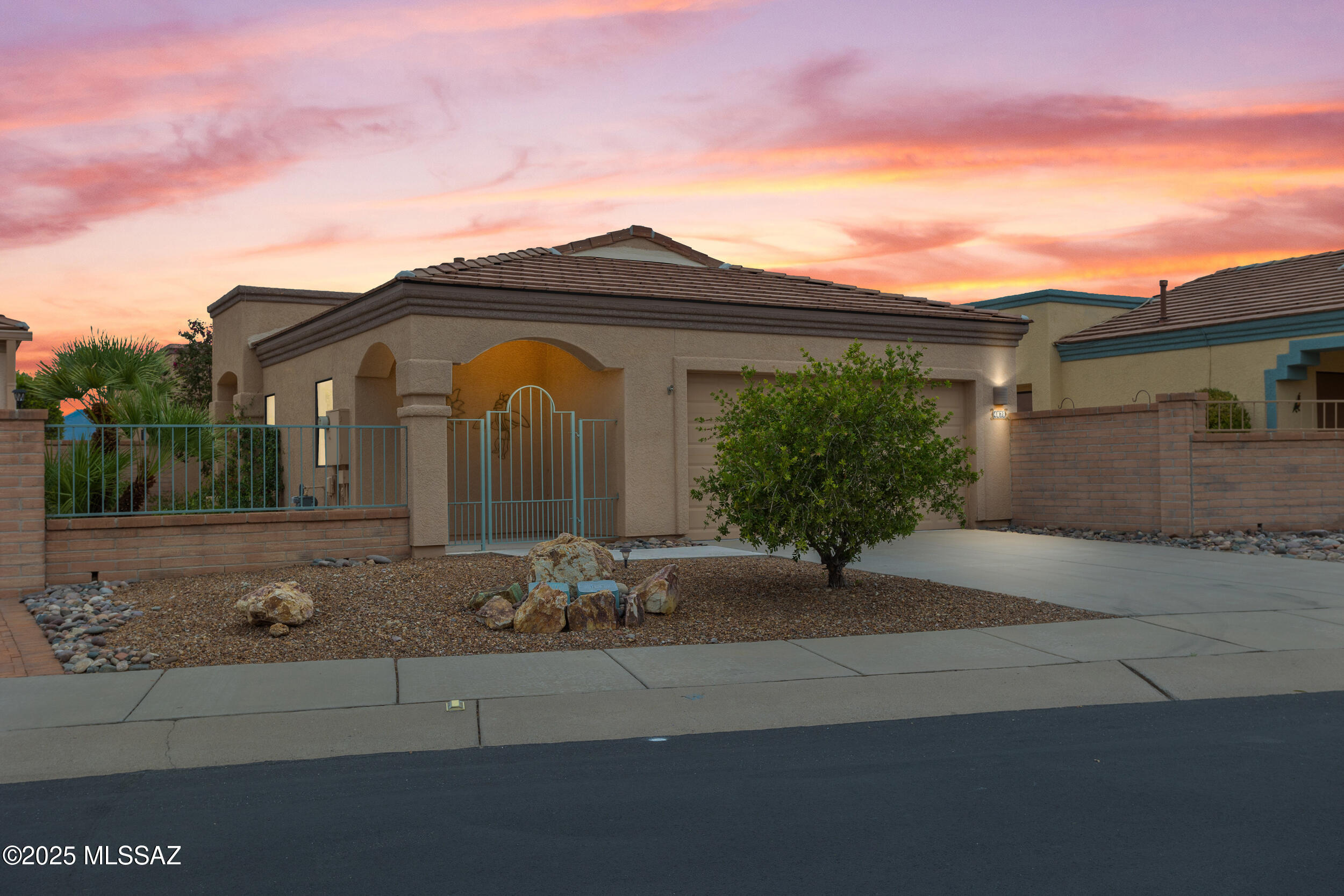 San Ignacio Vistas (101-113,224-228) - Residential