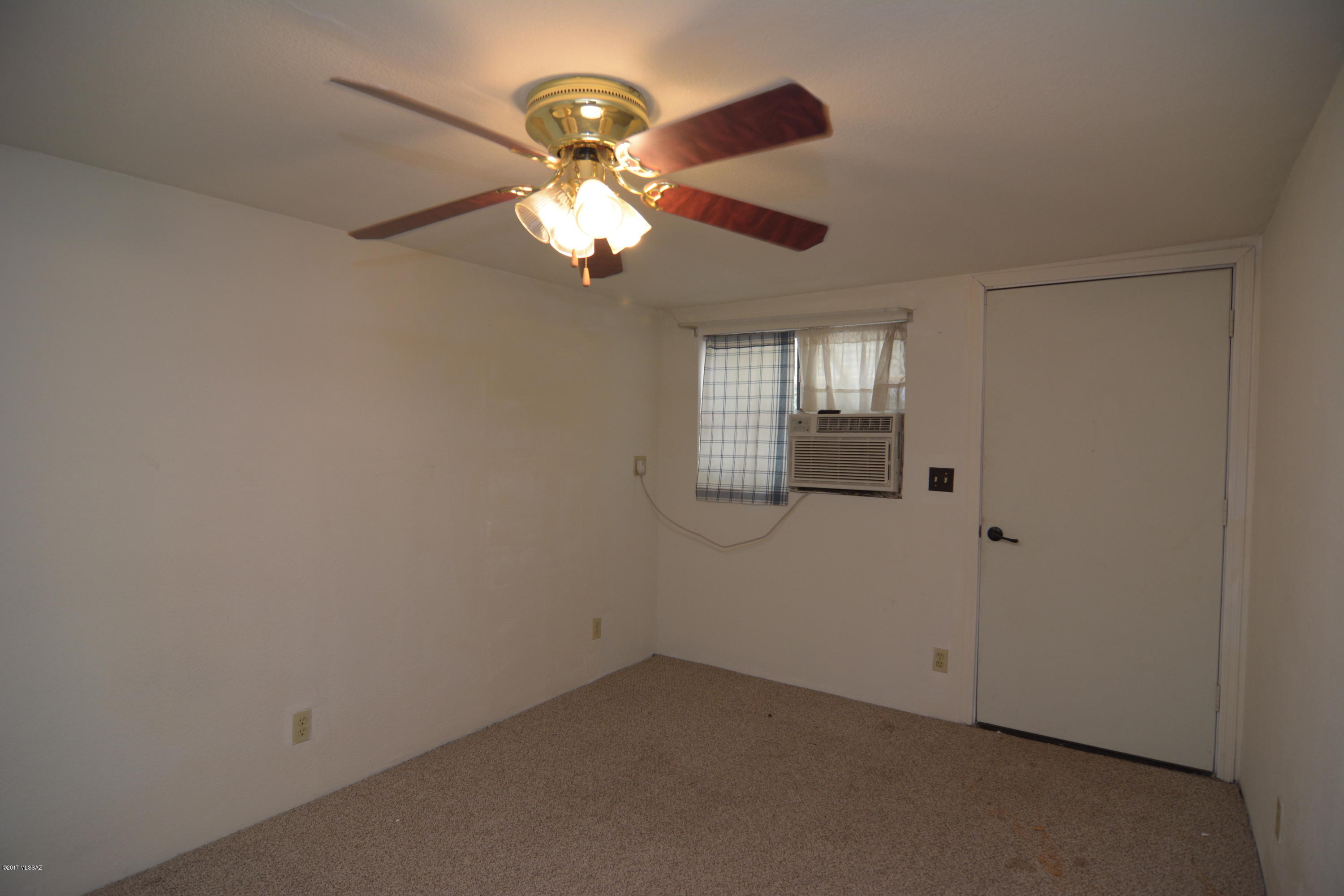 Los Ranchitos Number 7 - Residential
