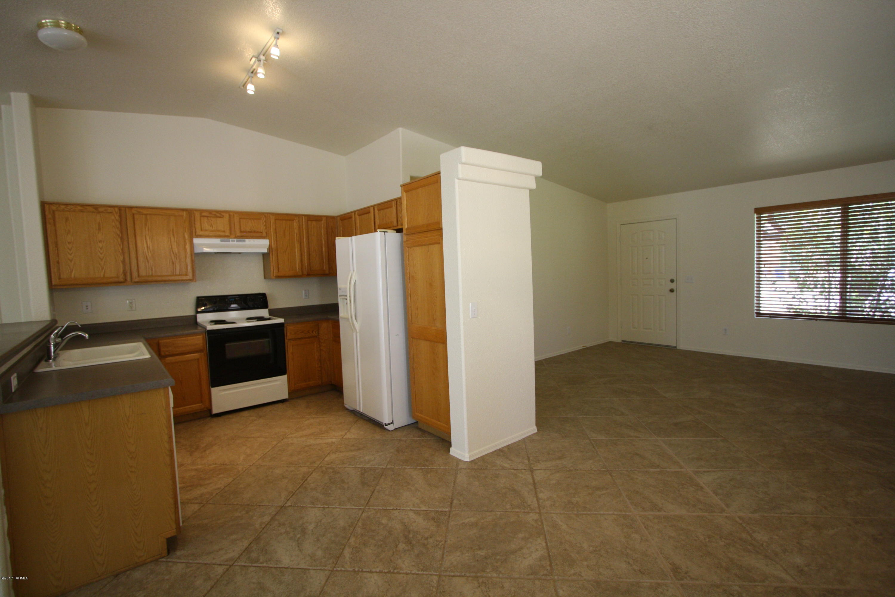 Sunrise Meadow At Rita Ranch (1-135) - Residential Lease
