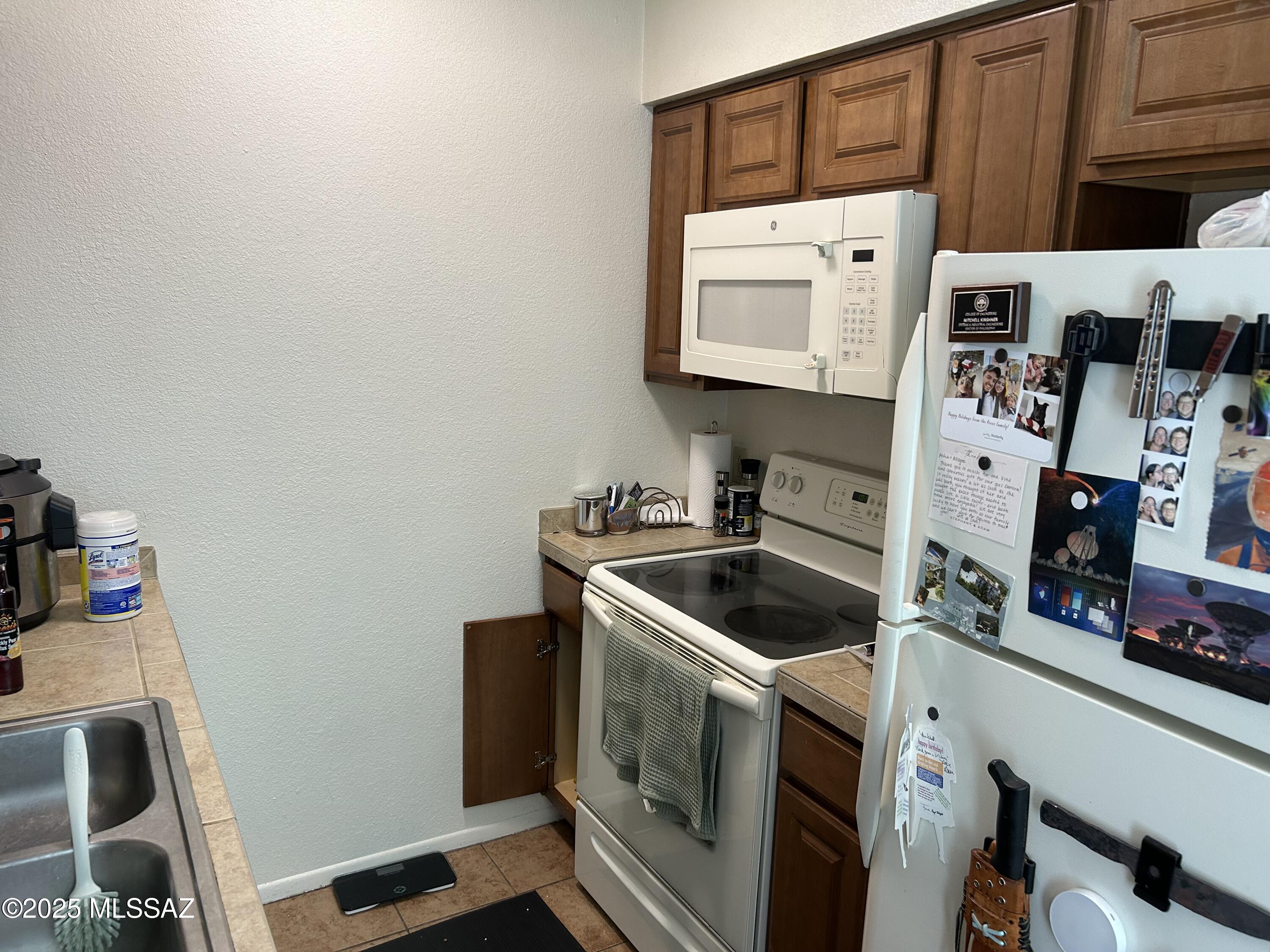 1810 E Blacklidge Drive 726