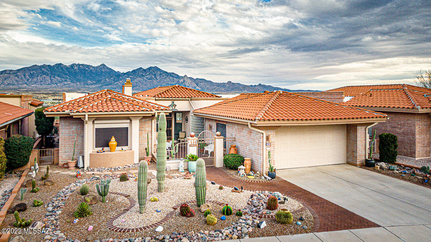 San Ignacio Heights (93-135) - Residential