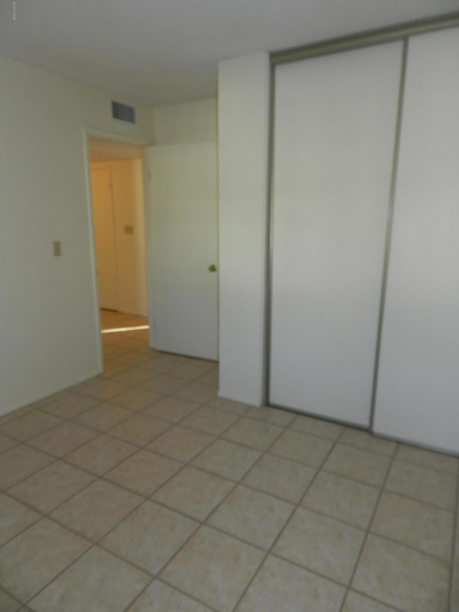 Metropolitan No.1 (60-257) - Residential Lease