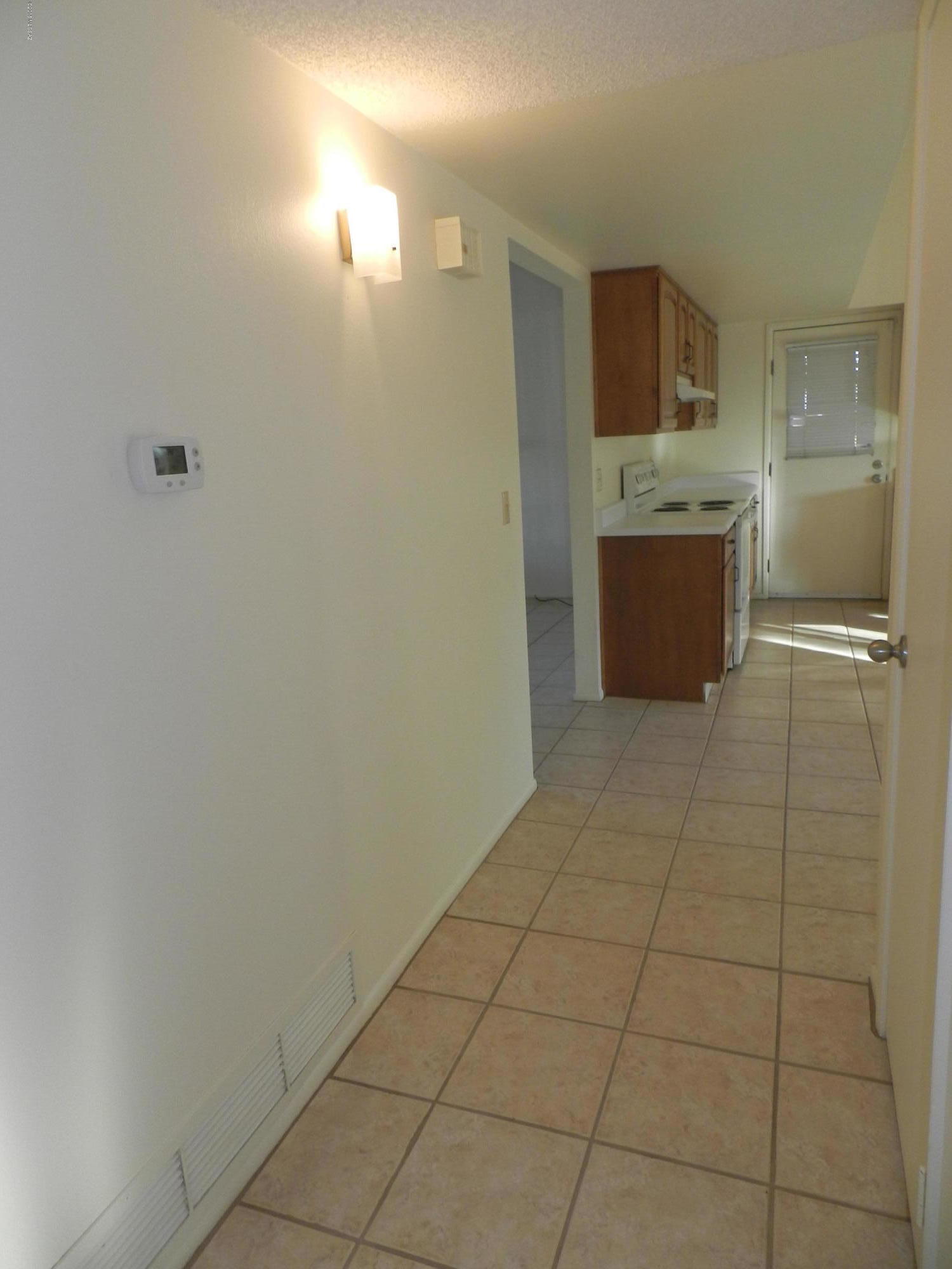 Metropolitan No.1 (60-257) - Residential Lease