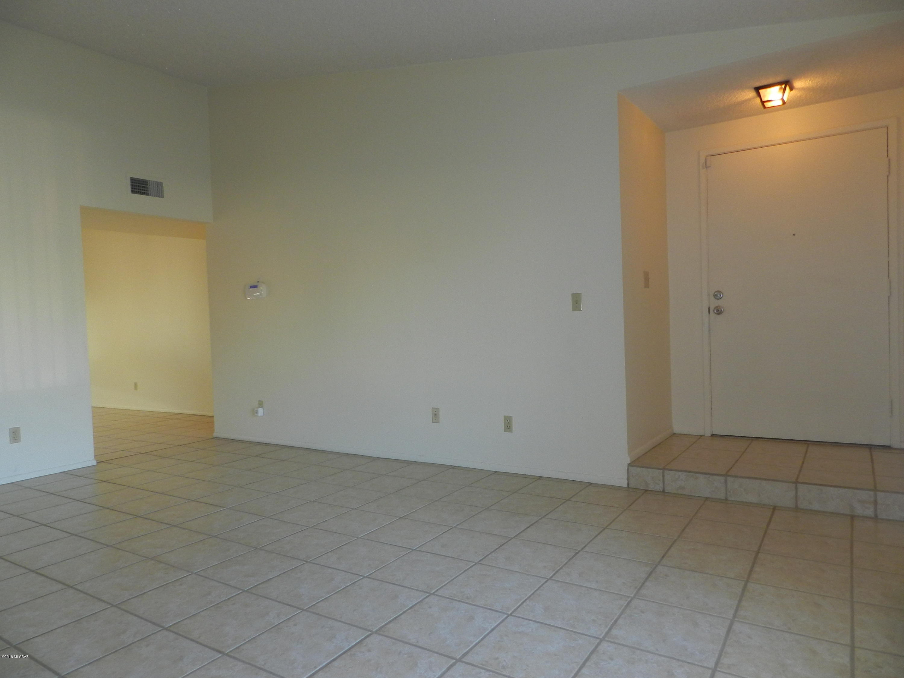 Metropolitan No.1 (60-257) - Residential Lease