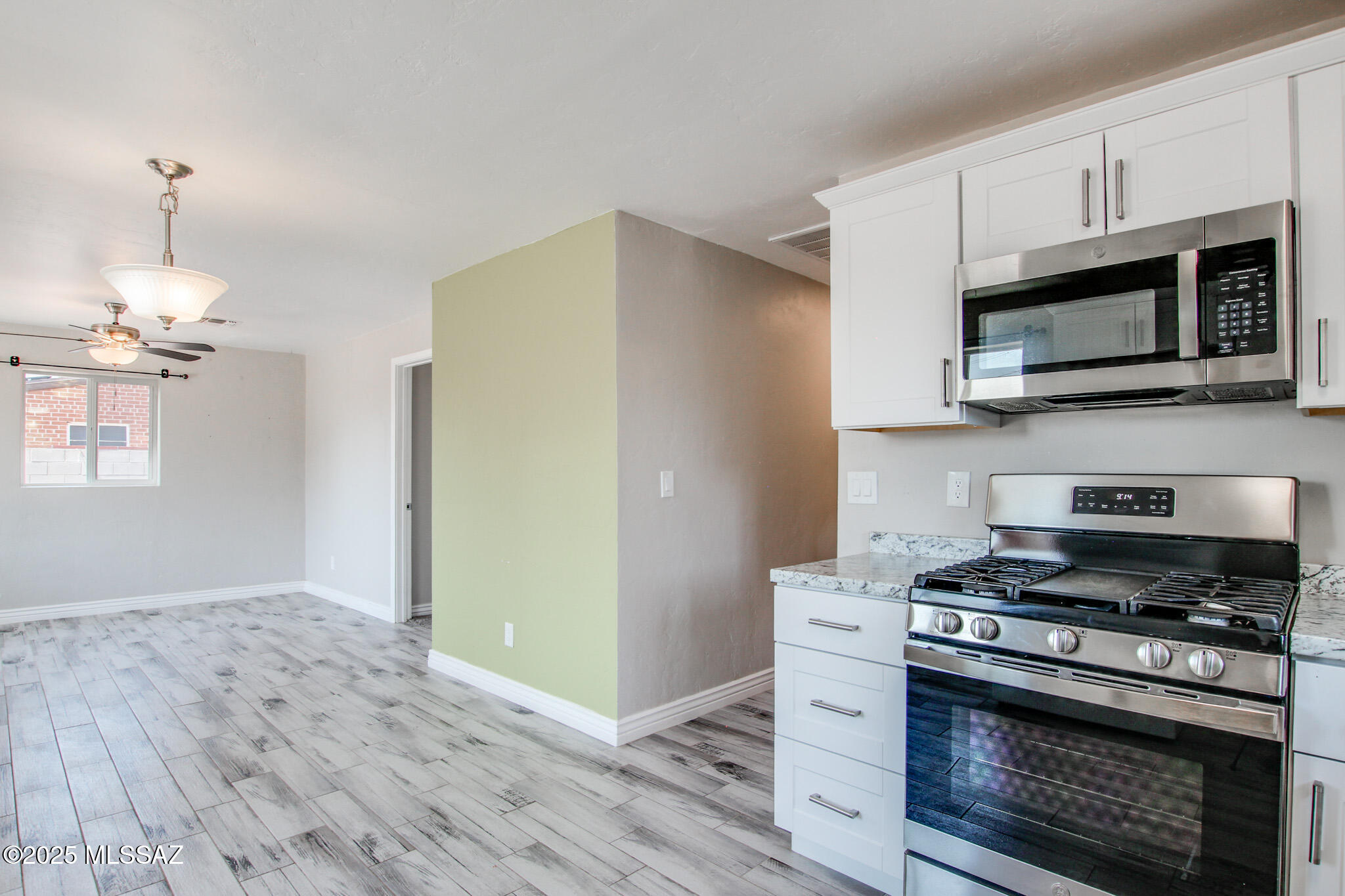 2108 S Hemlock Stravenue