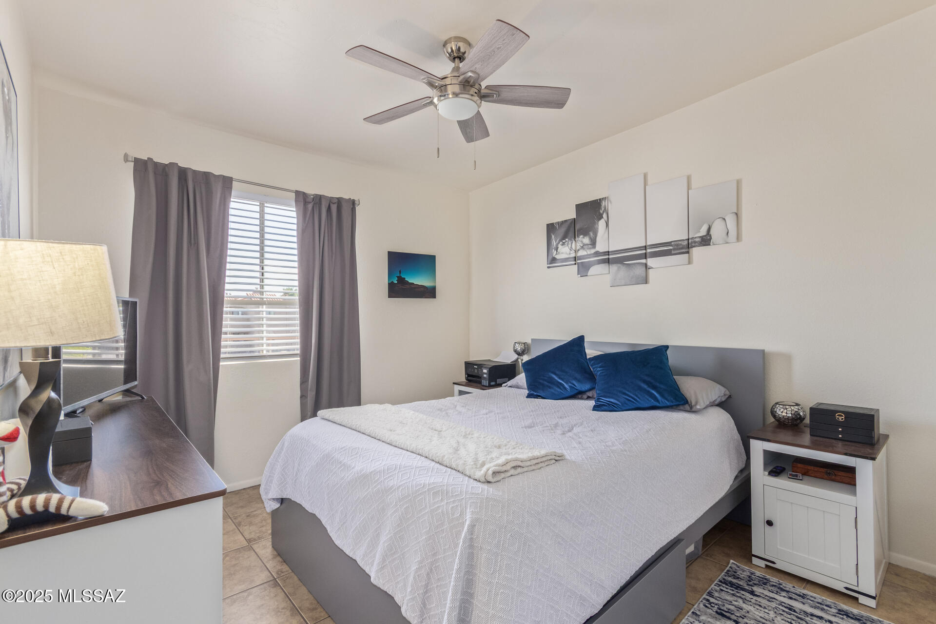 1810 E Blacklidge Drive APT 827