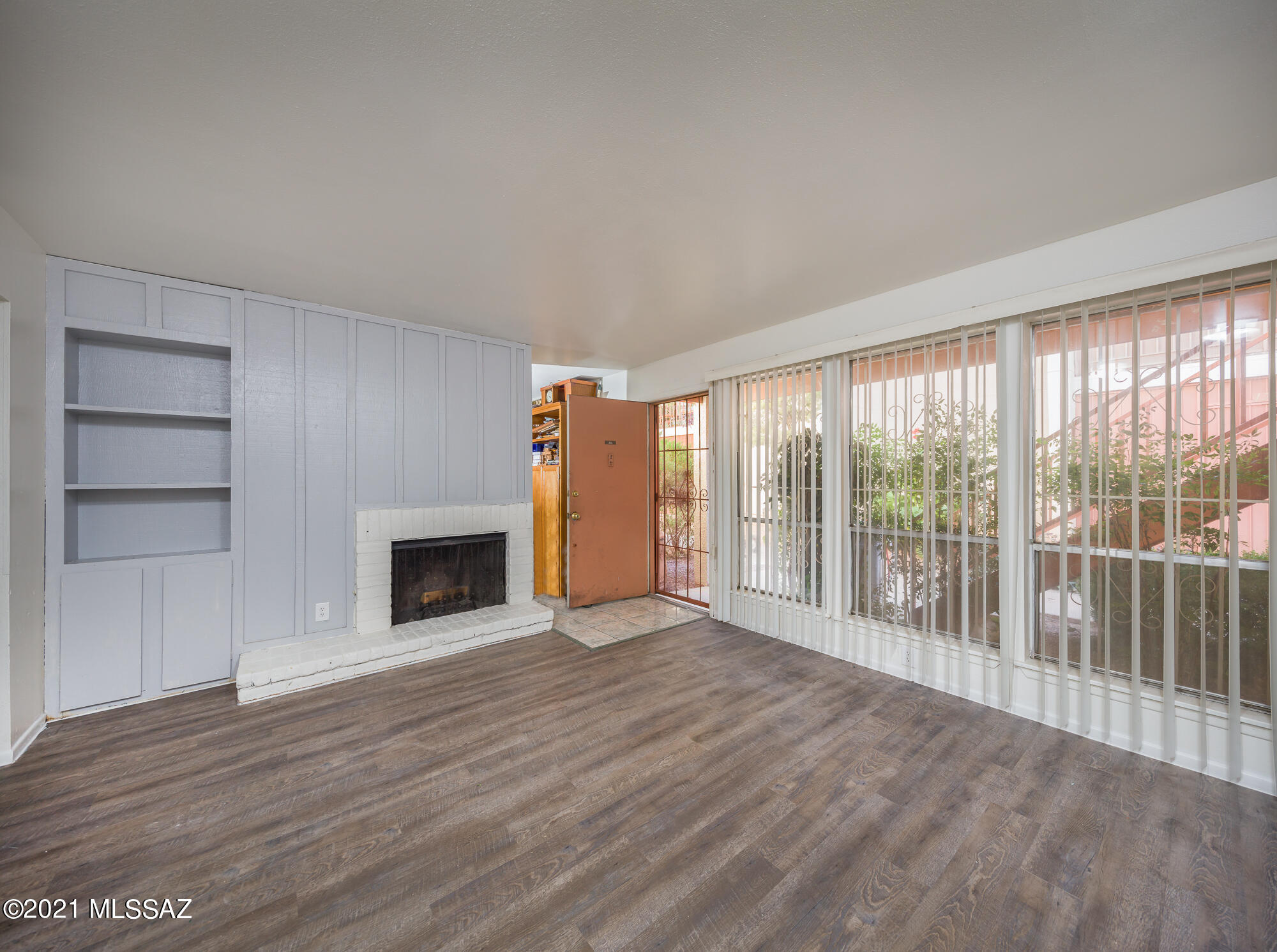 Las Colinas Condominiums - Residential