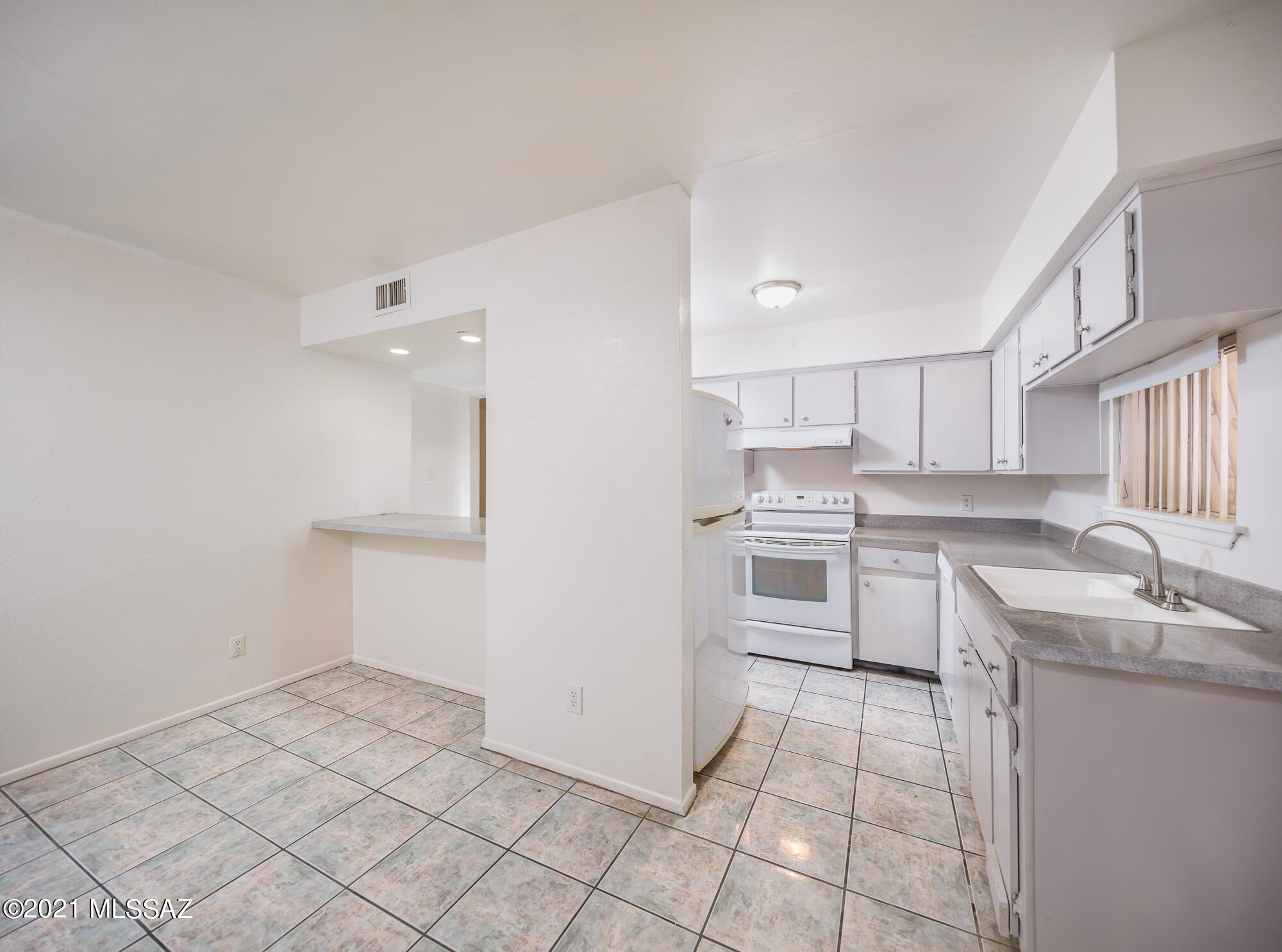 Las Colinas Condominiums - Residential