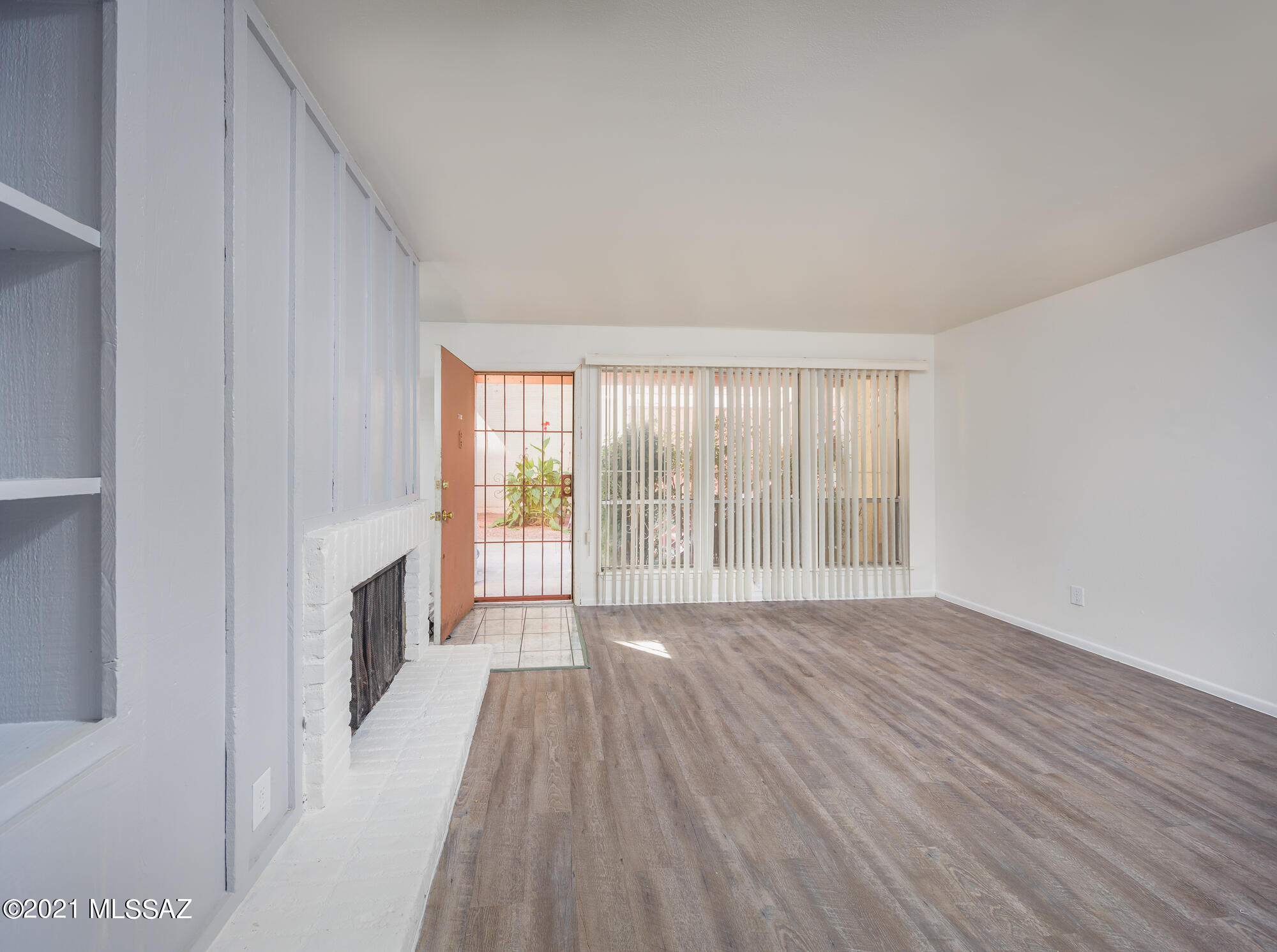 Las Colinas Condominiums - Residential