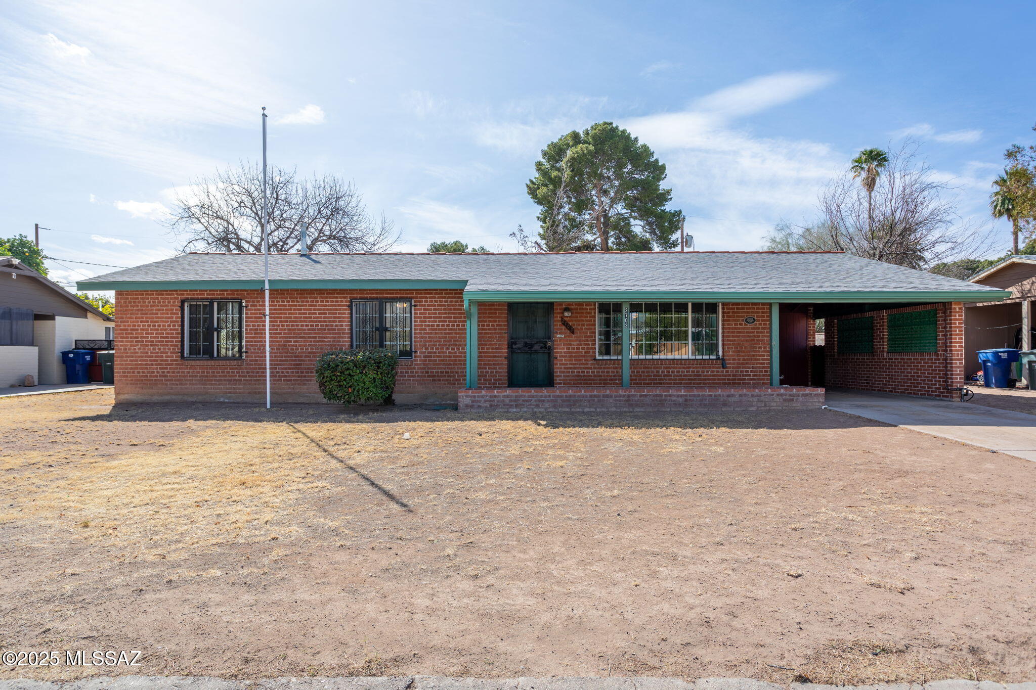 2702 E Prince Road