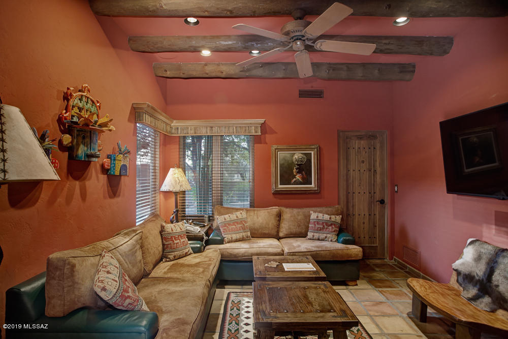 La Cienega (1-17) - Residential