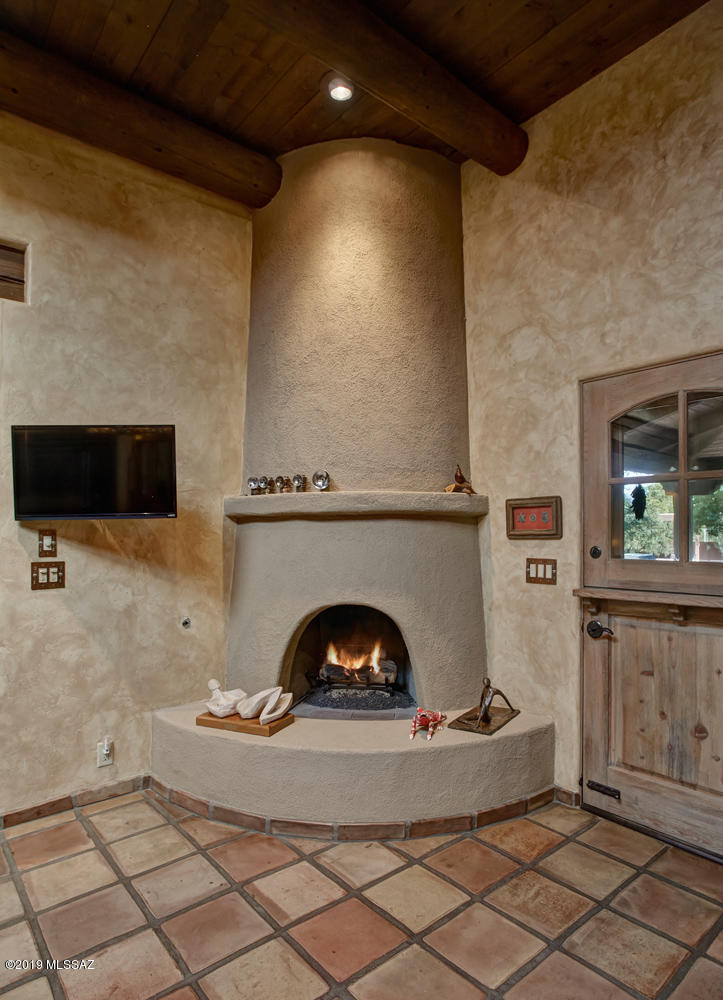 La Cienega (1-17) - Residential