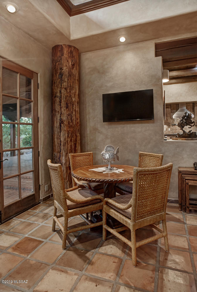 La Cienega (1-17) - Residential