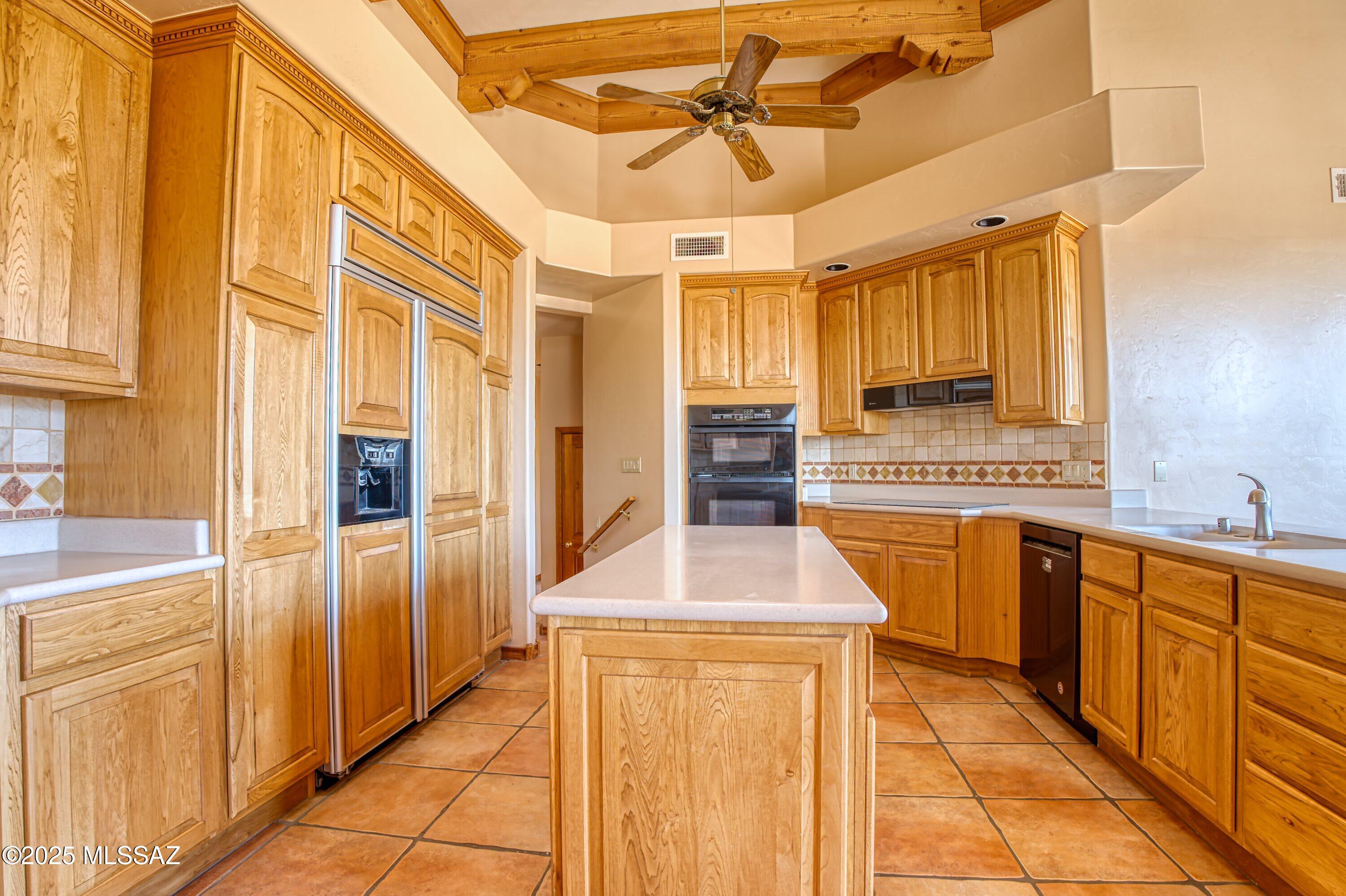 505 W Red Mountain Place