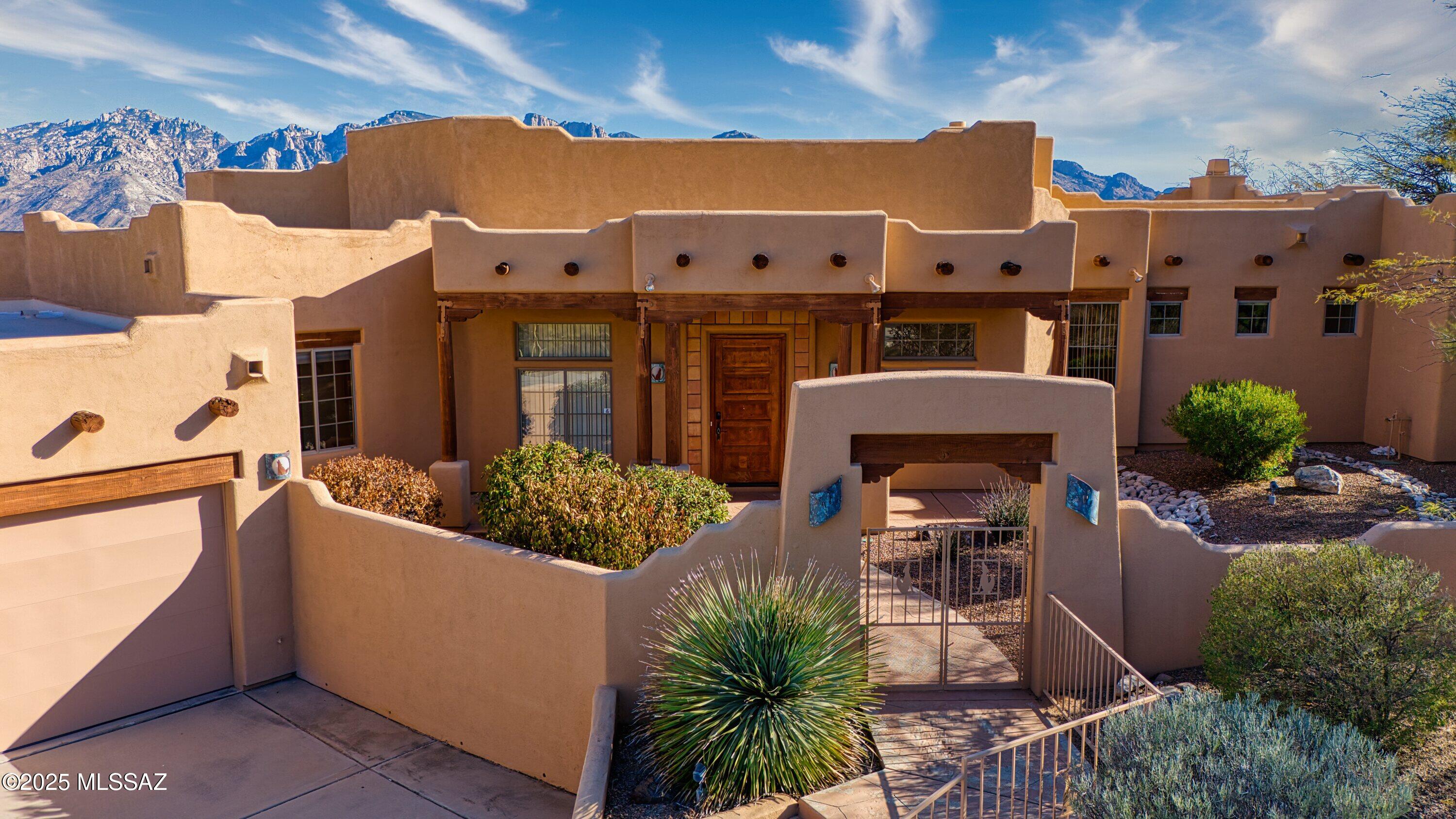 505 W Red Mountain Place