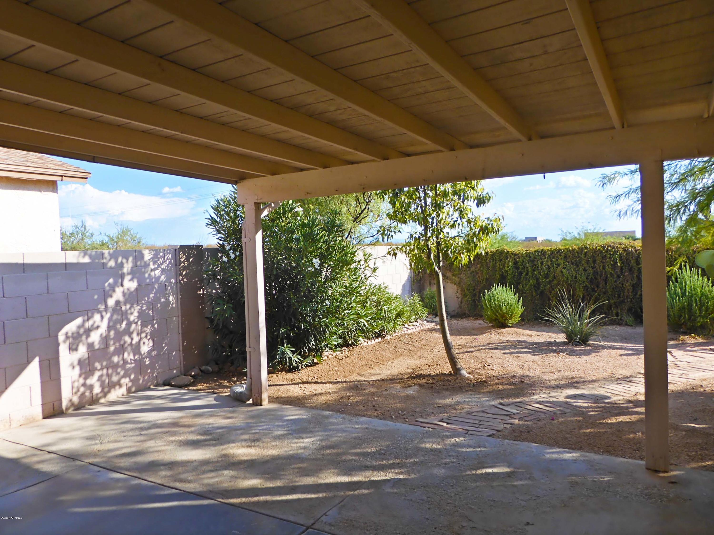 Hacienda Del Oro (1-879) - Residential Lease