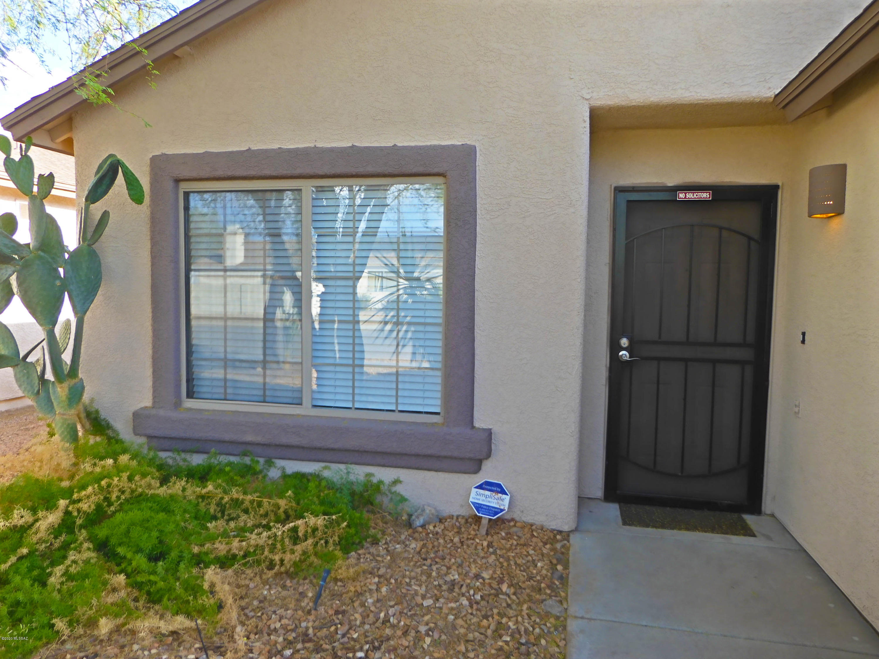 Hacienda Del Oro (1-879) - Residential Lease