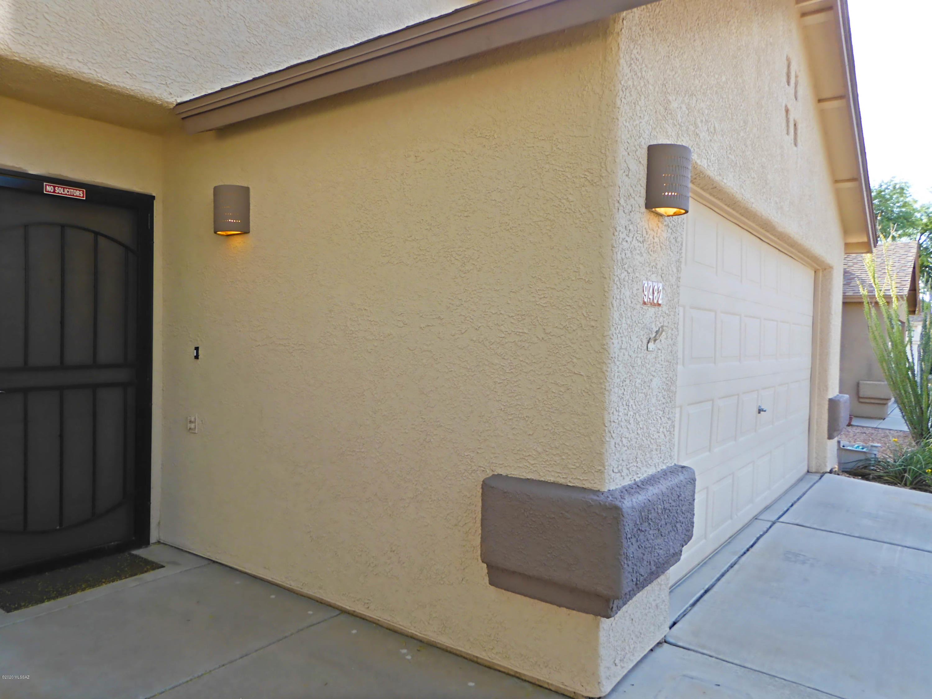 Hacienda Del Oro (1-879) - Residential Lease