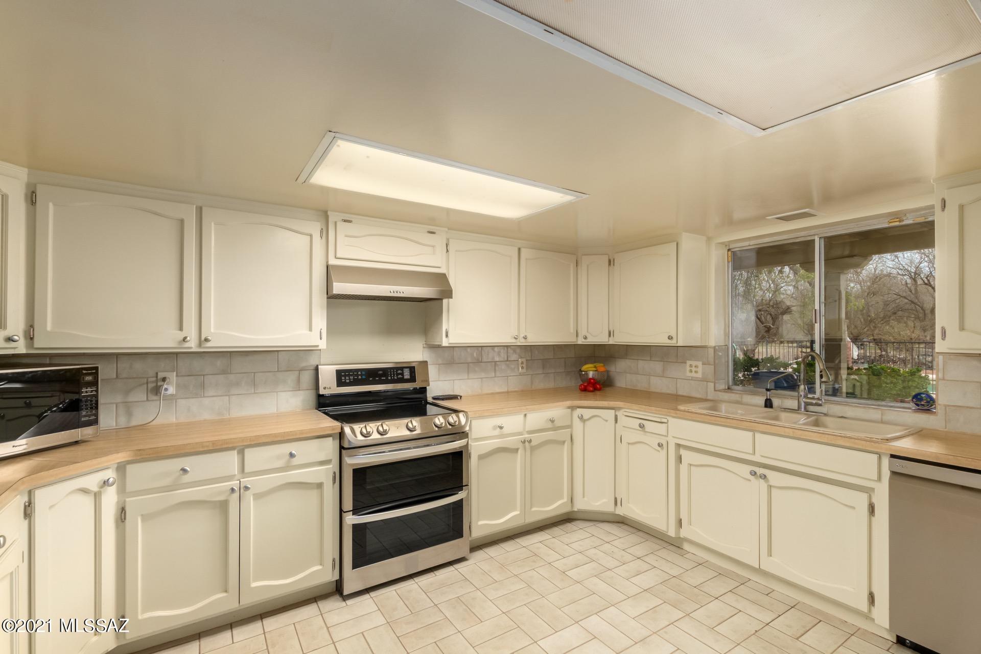 Tanque Verde Village - Residential