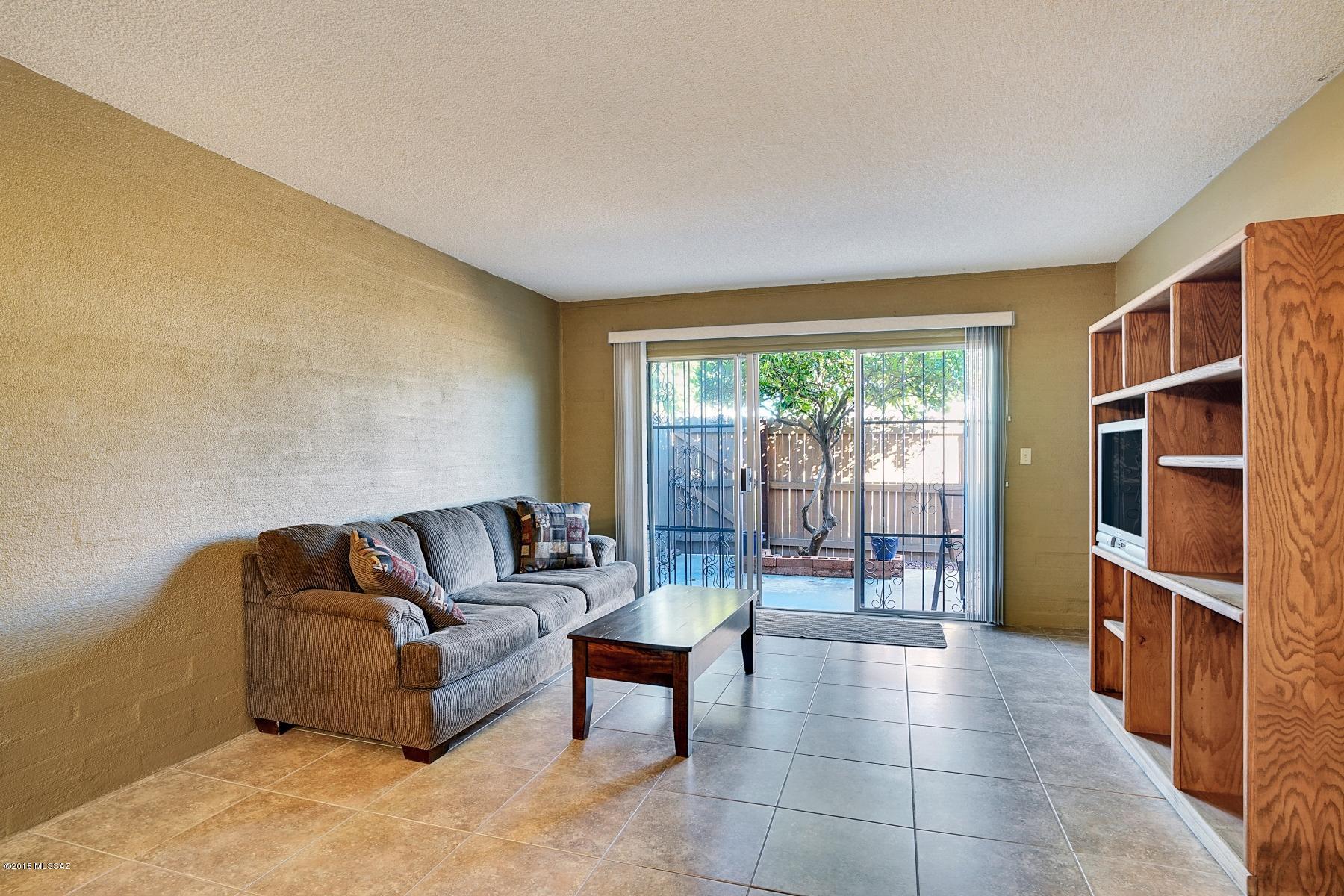 Tucson Prince Townhouses - Residential