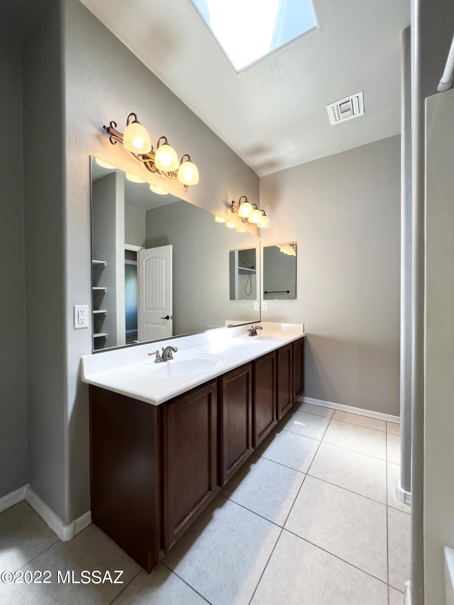 Countryside Manor (1-52) - Residential
