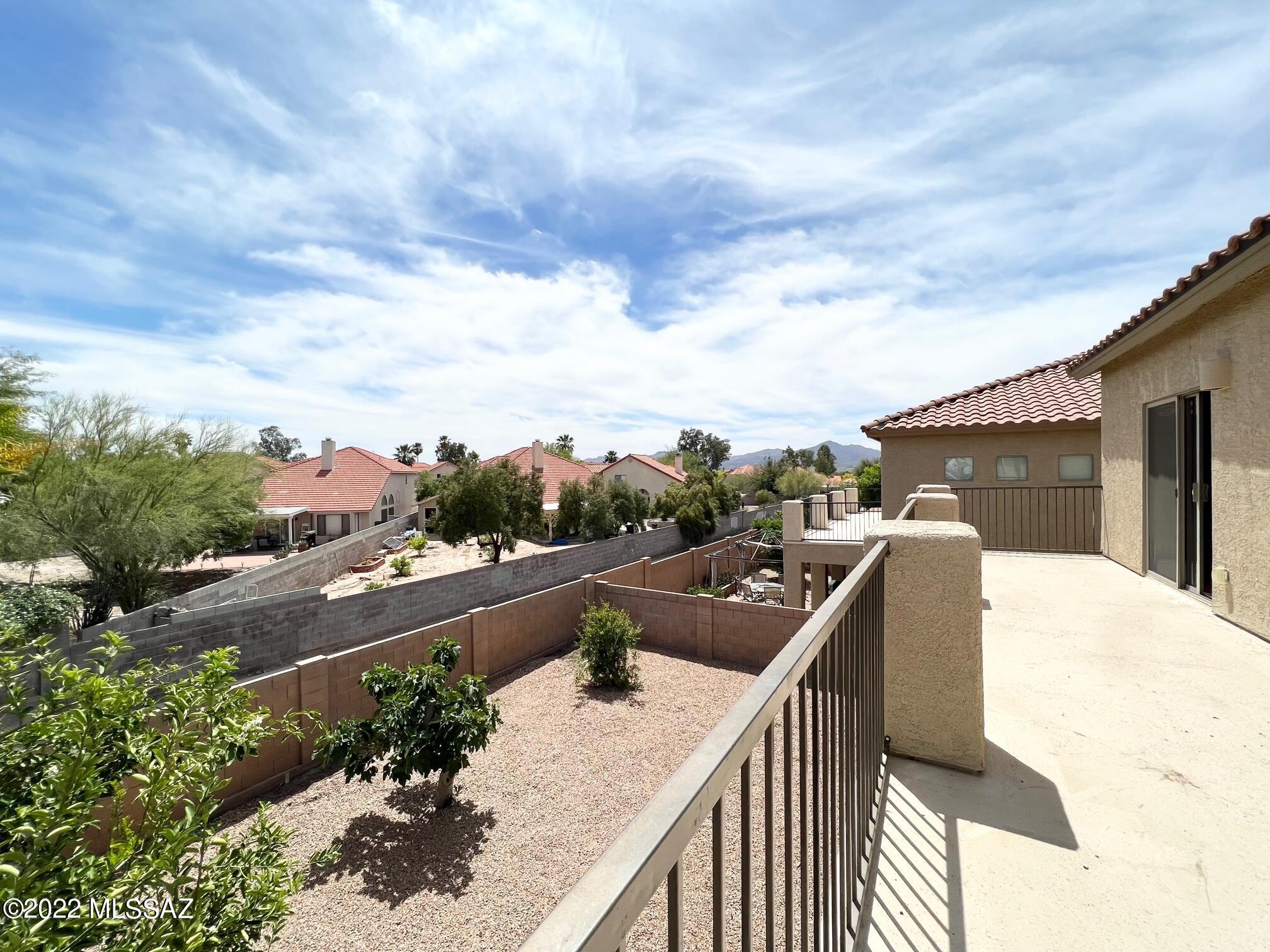 Countryside Manor (1-52) - Residential