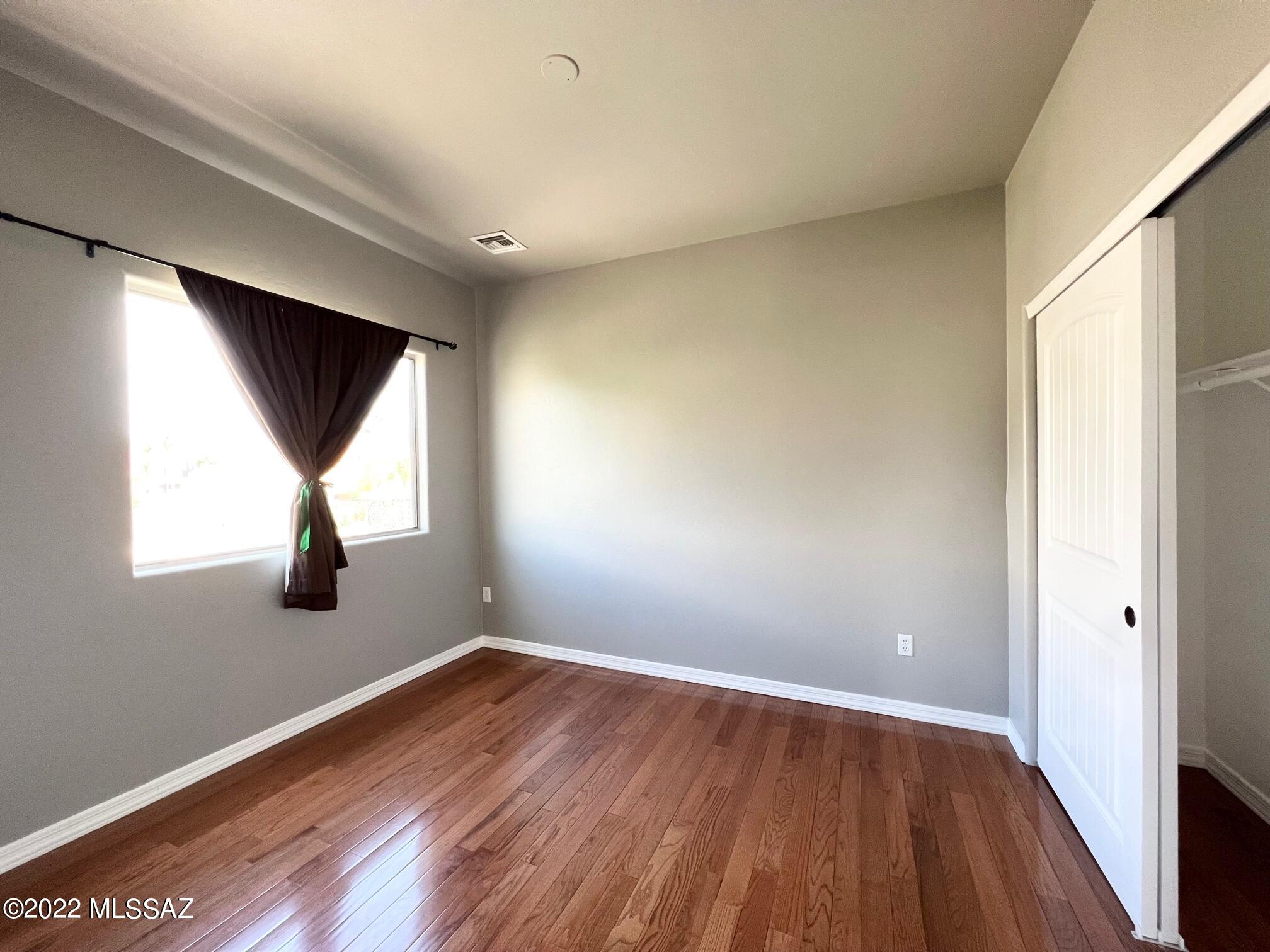 Countryside Manor (1-52) - Residential