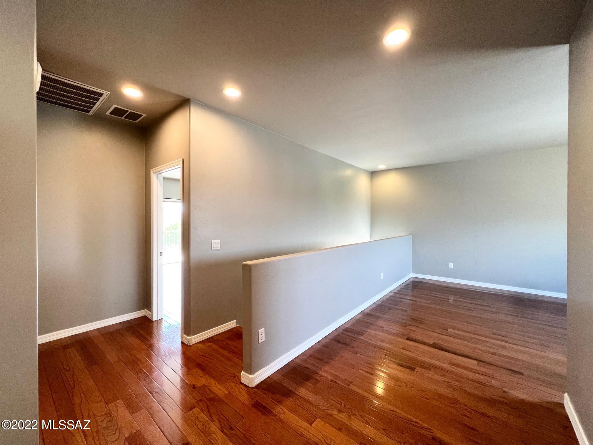 Countryside Manor (1-52) - Residential