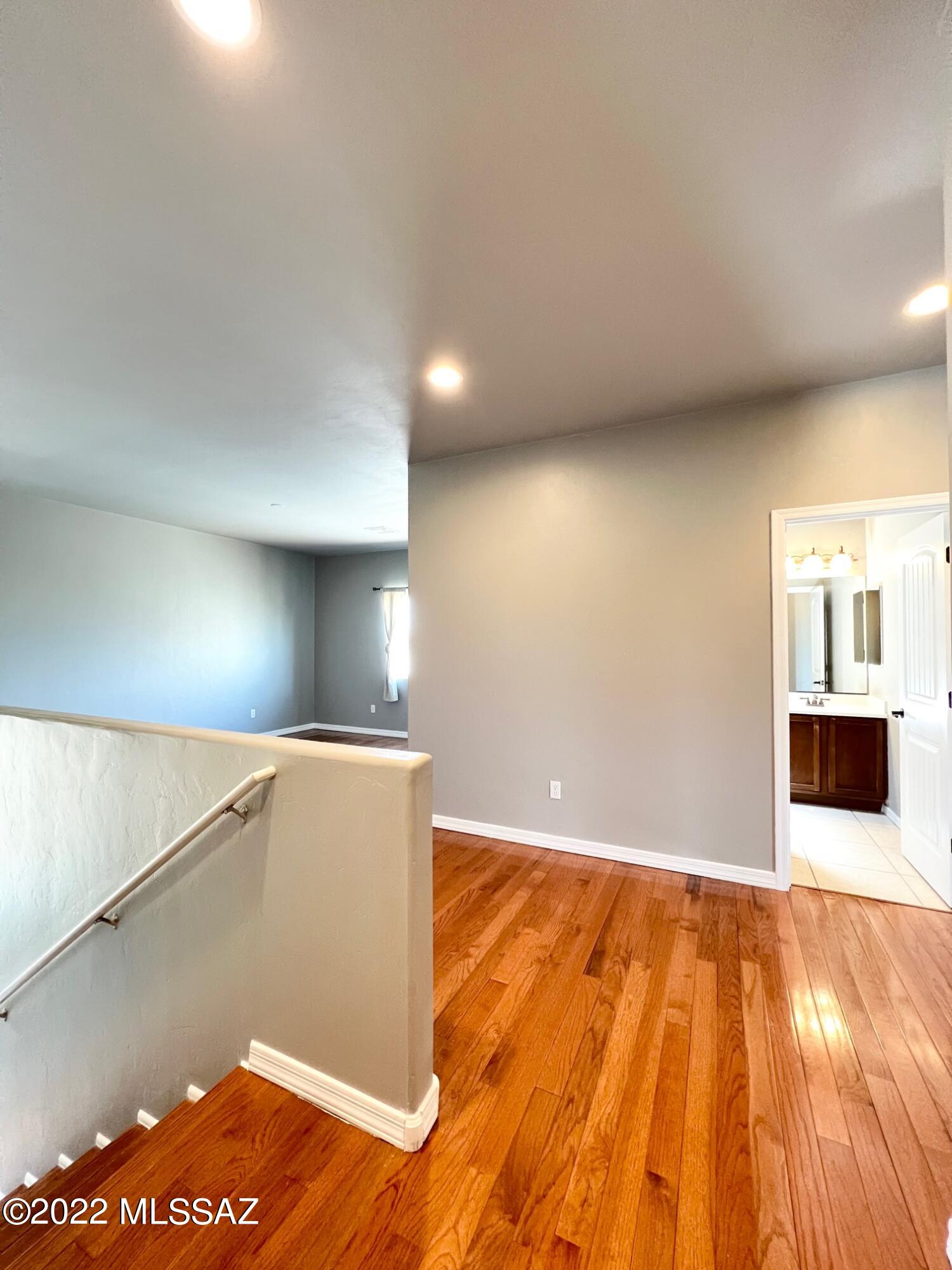 Countryside Manor (1-52) - Residential