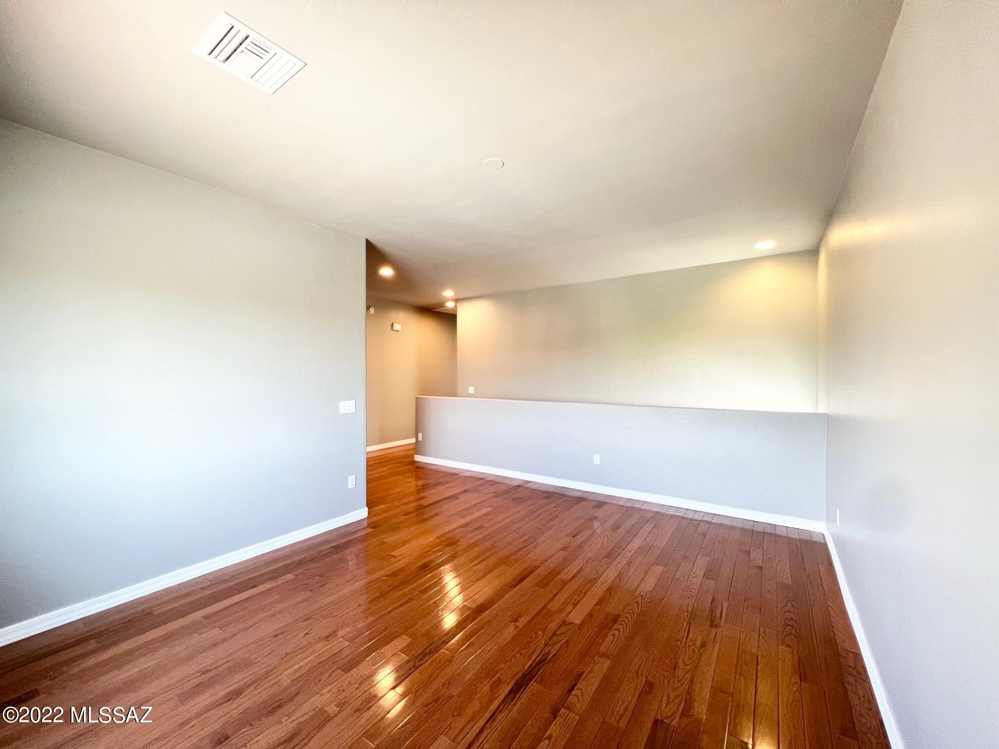 Countryside Manor (1-52) - Residential