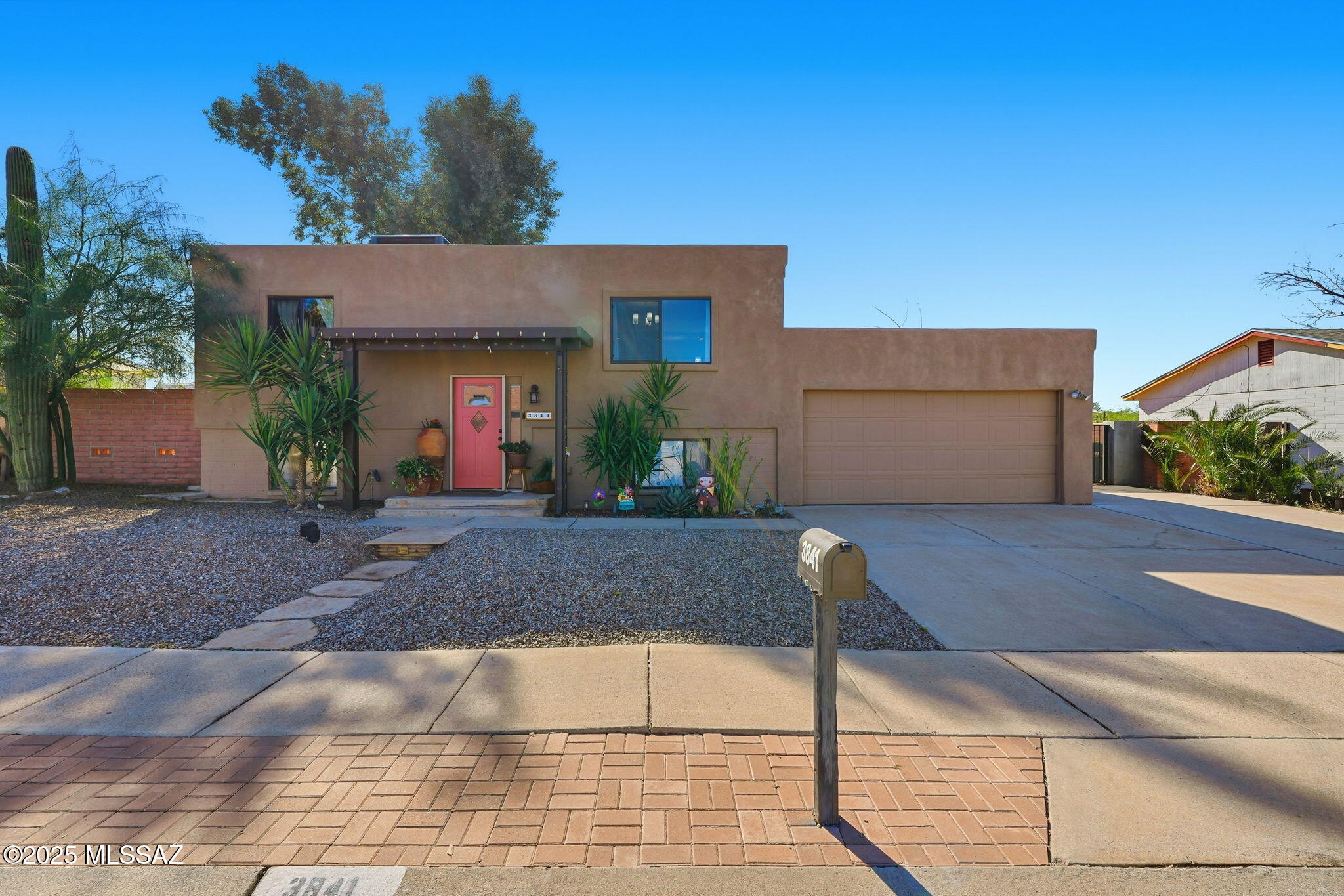 3841 W Red Wing Street