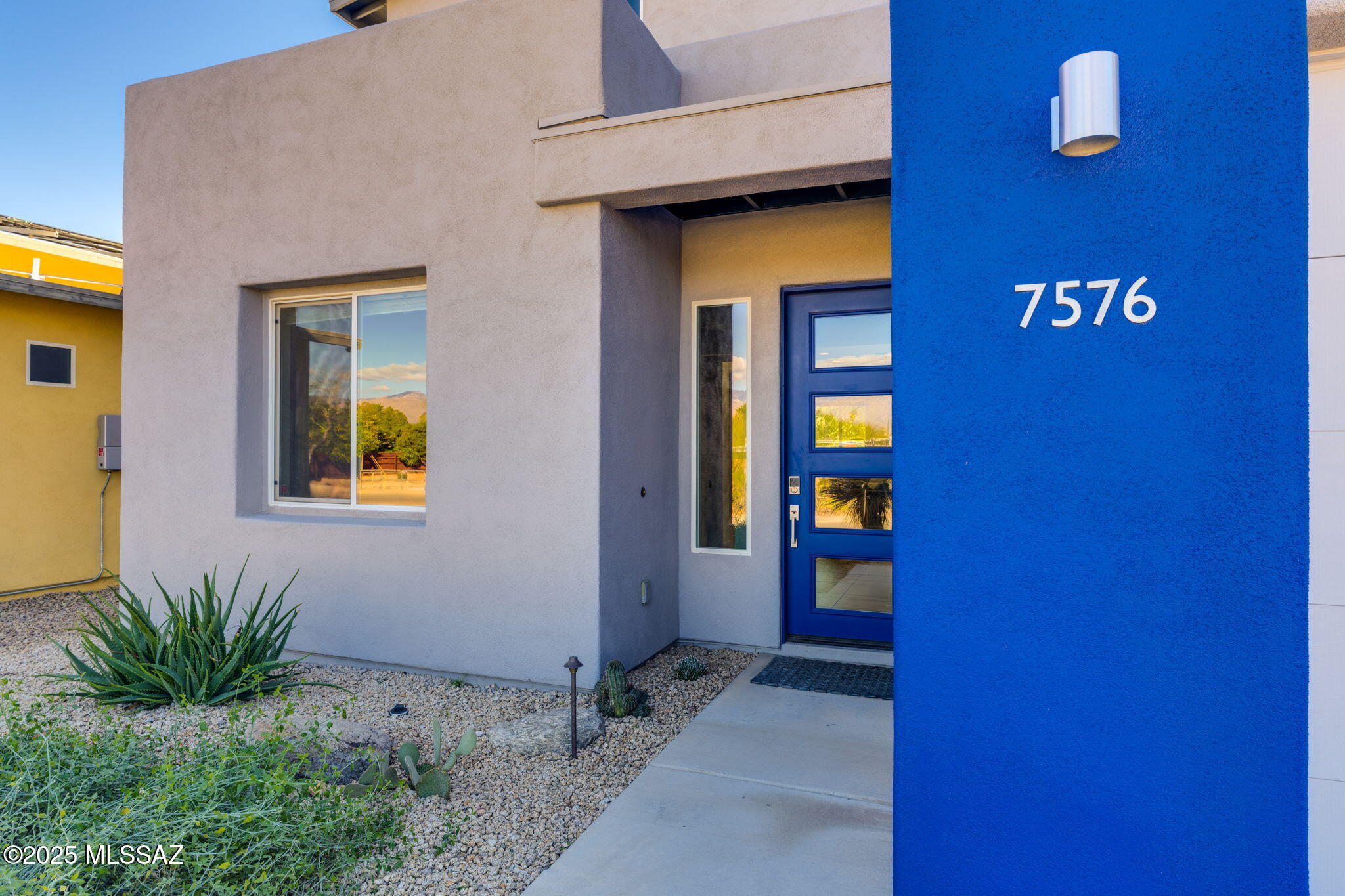 Elementary Place SQ20163230723 - Residential