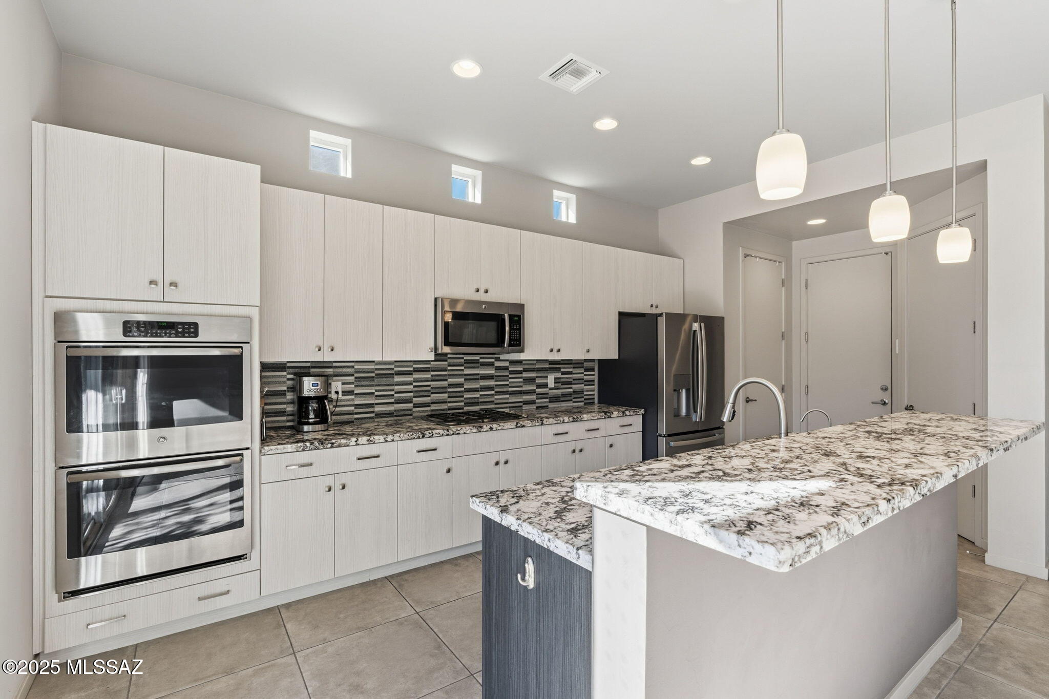 Elementary Place SQ20163230723 - Residential