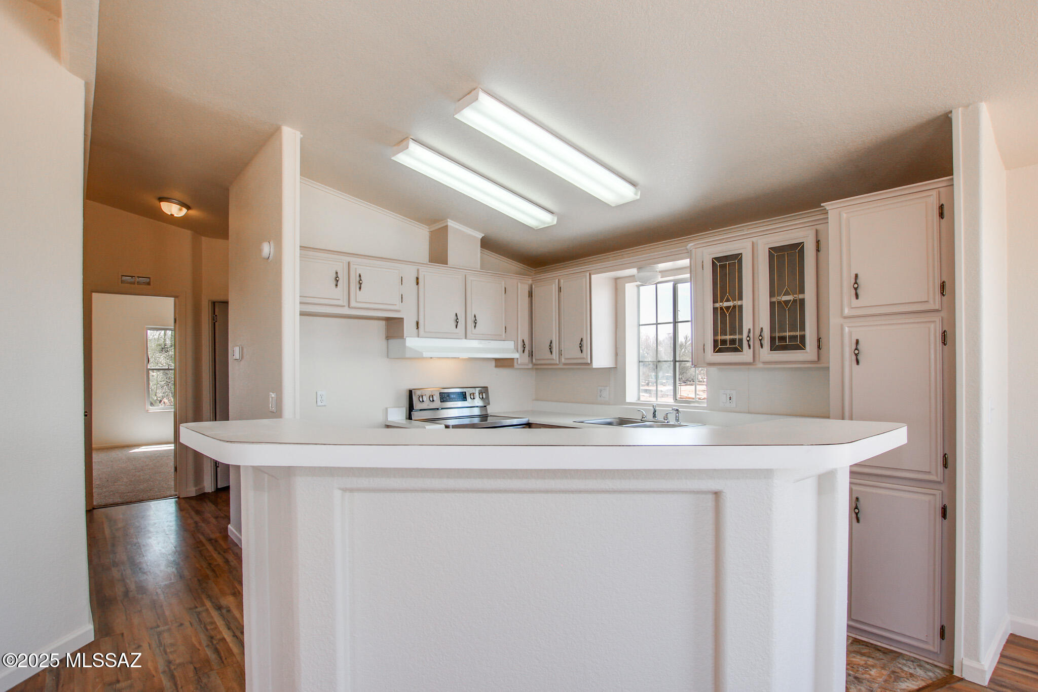12220 W Calle Seneca