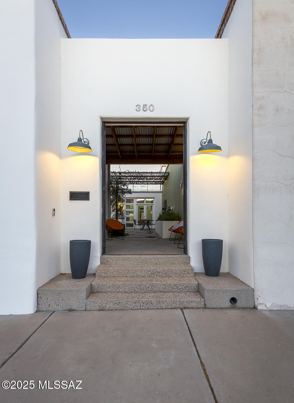 350 N Court Avenue
