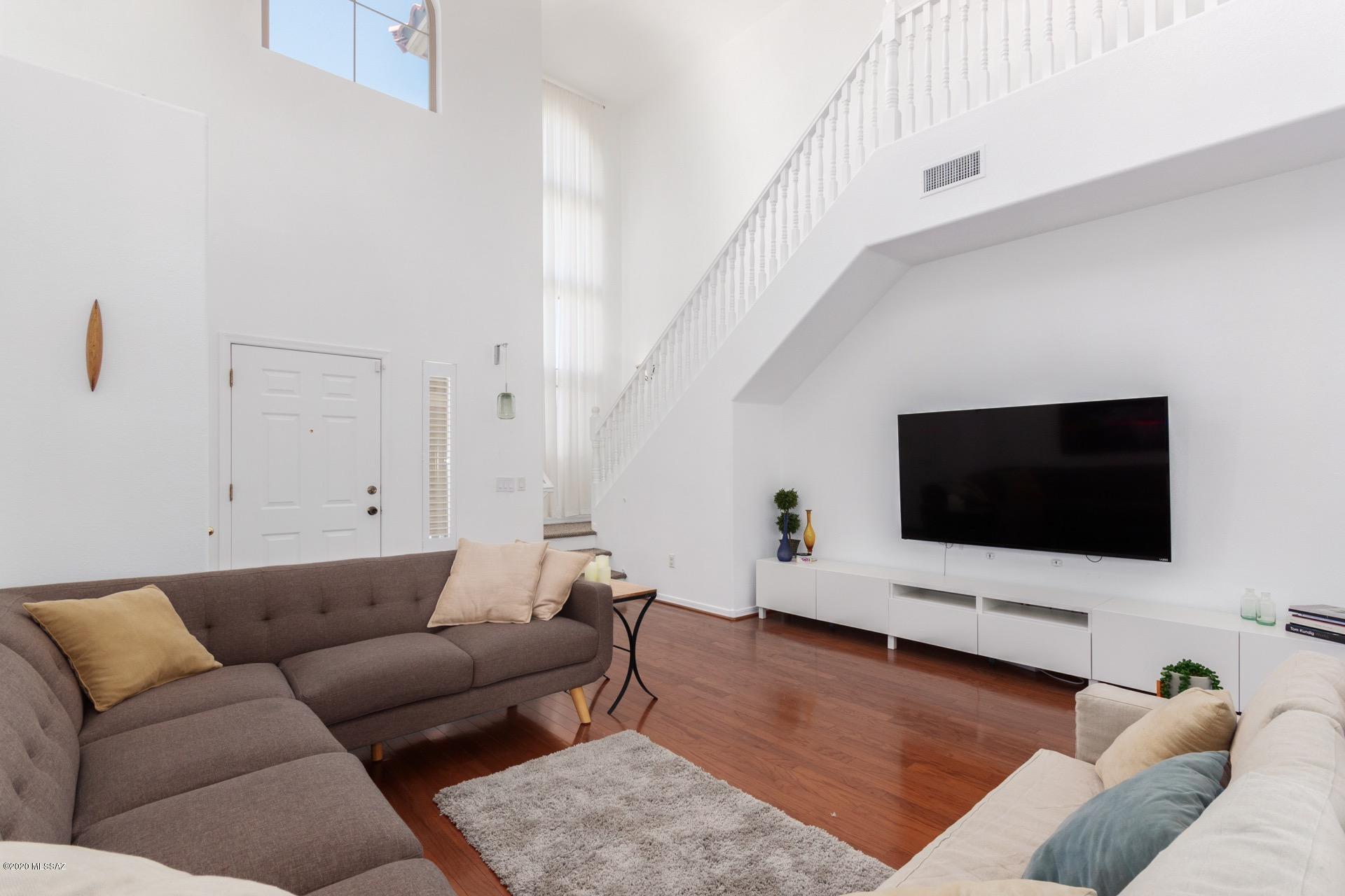 Presidio De Cancion (1-200) - Residential