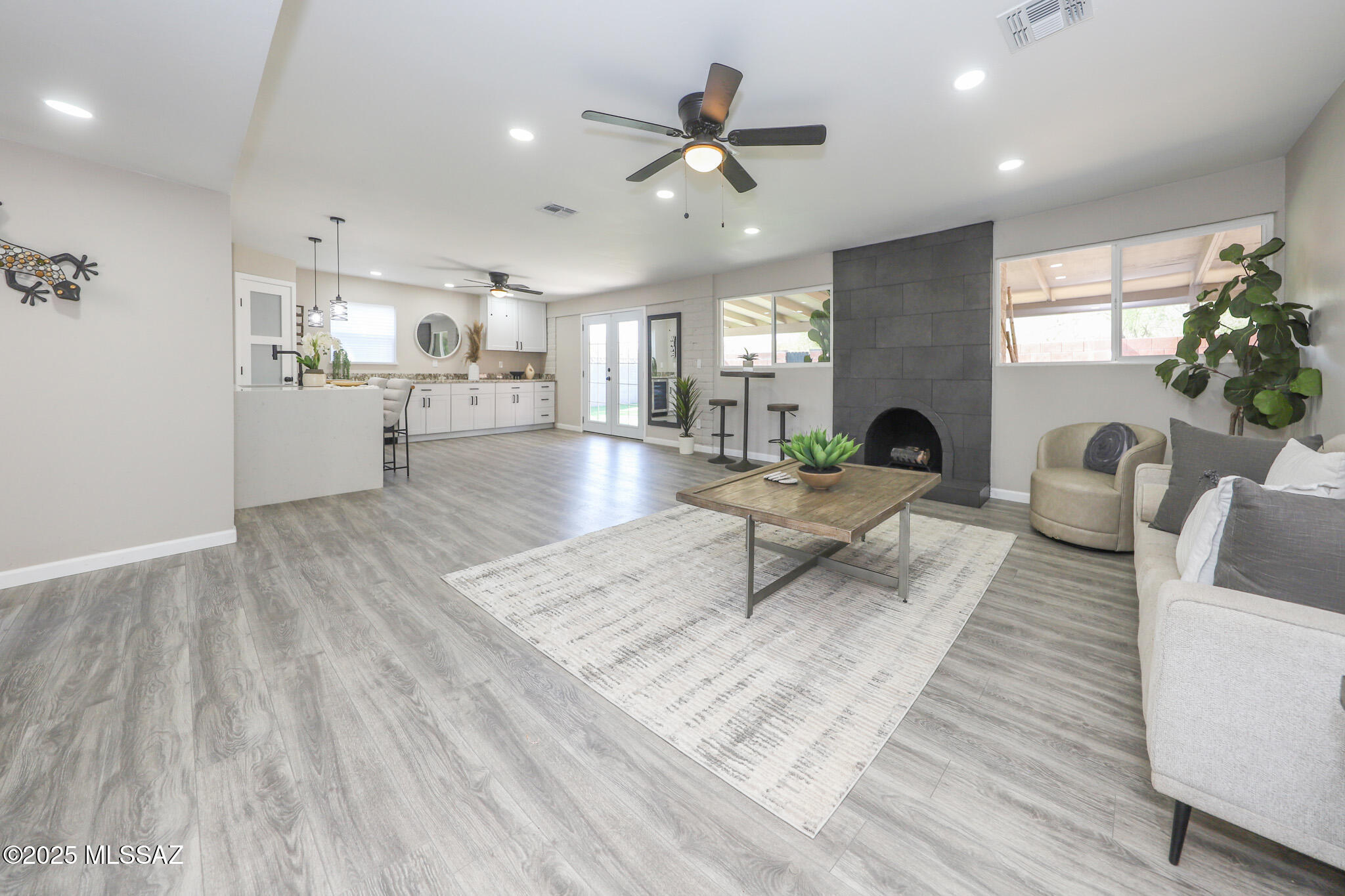 8418 E Calle Bolivar