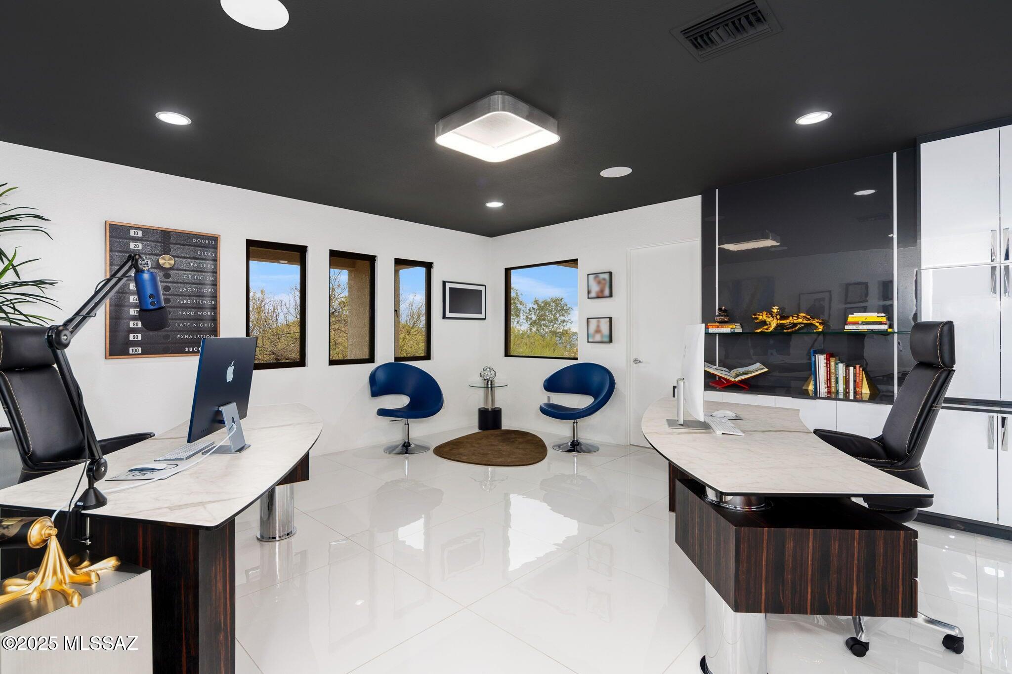 Finisterra (1-210) - Residential