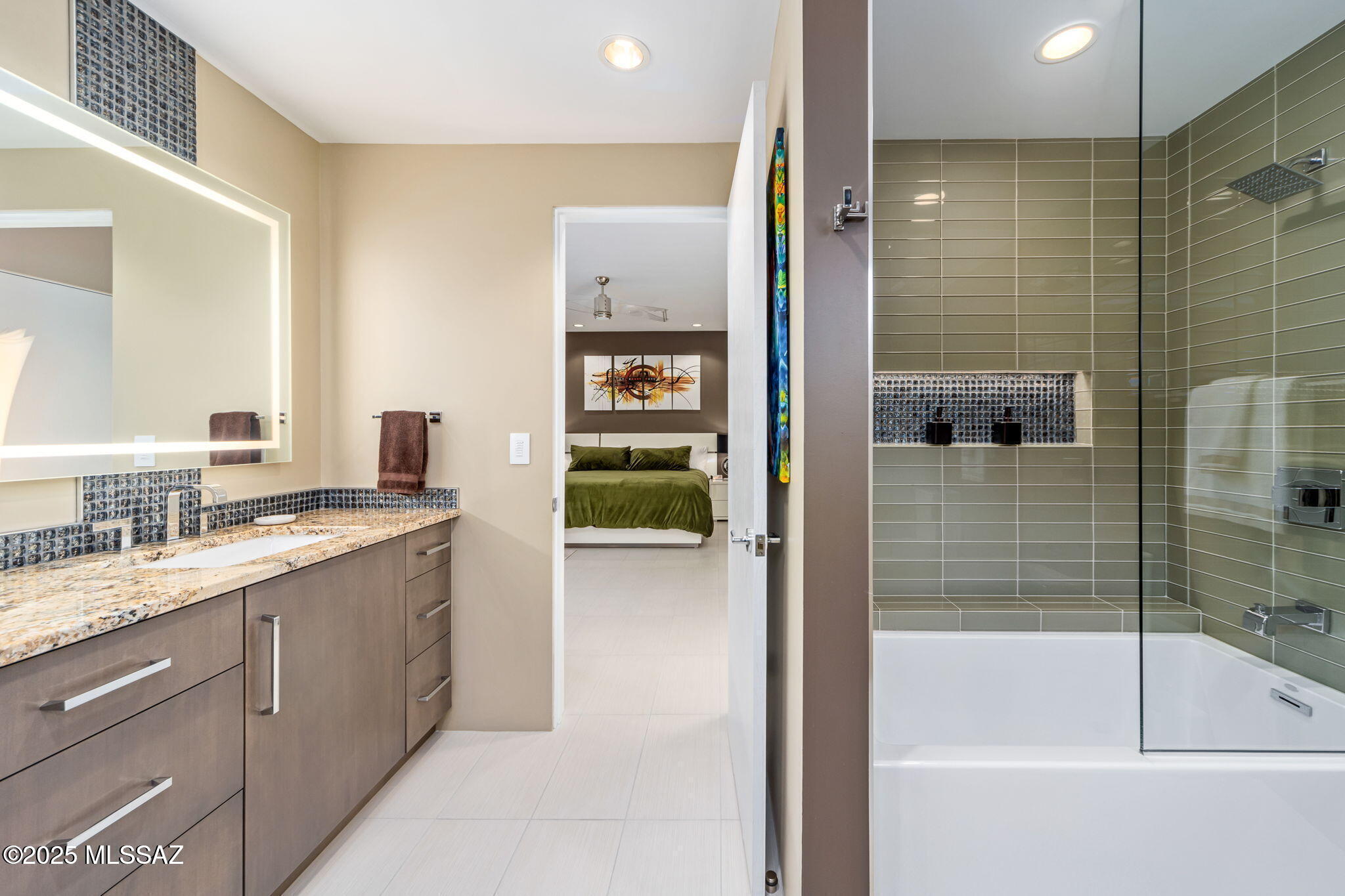 Finisterra (1-210) - Residential