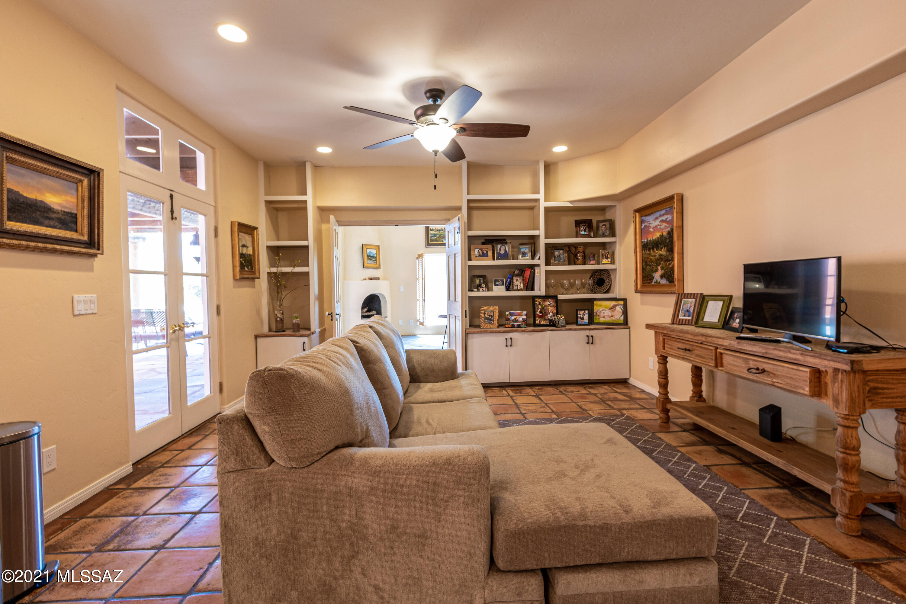 Loma De La Vista Verde (1-38) - Residential