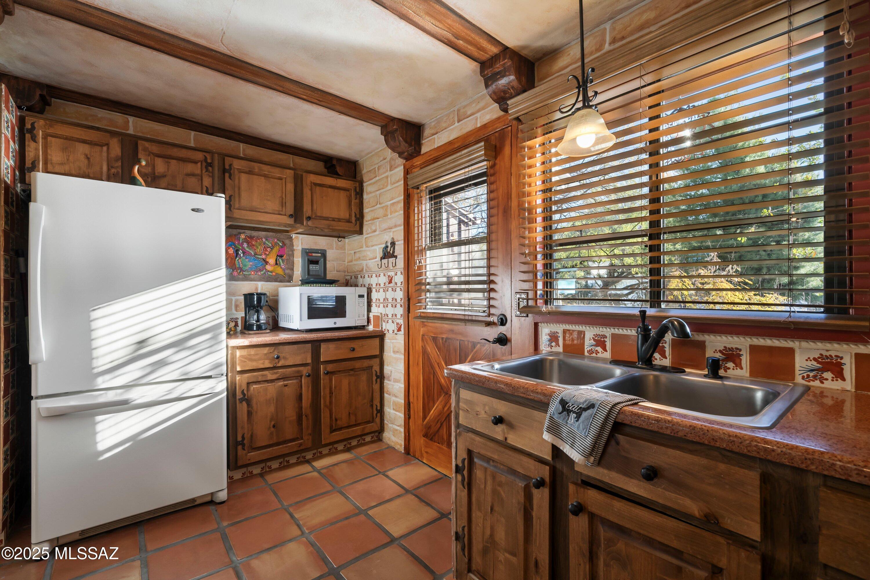 445 S Paseo Quinta APT C