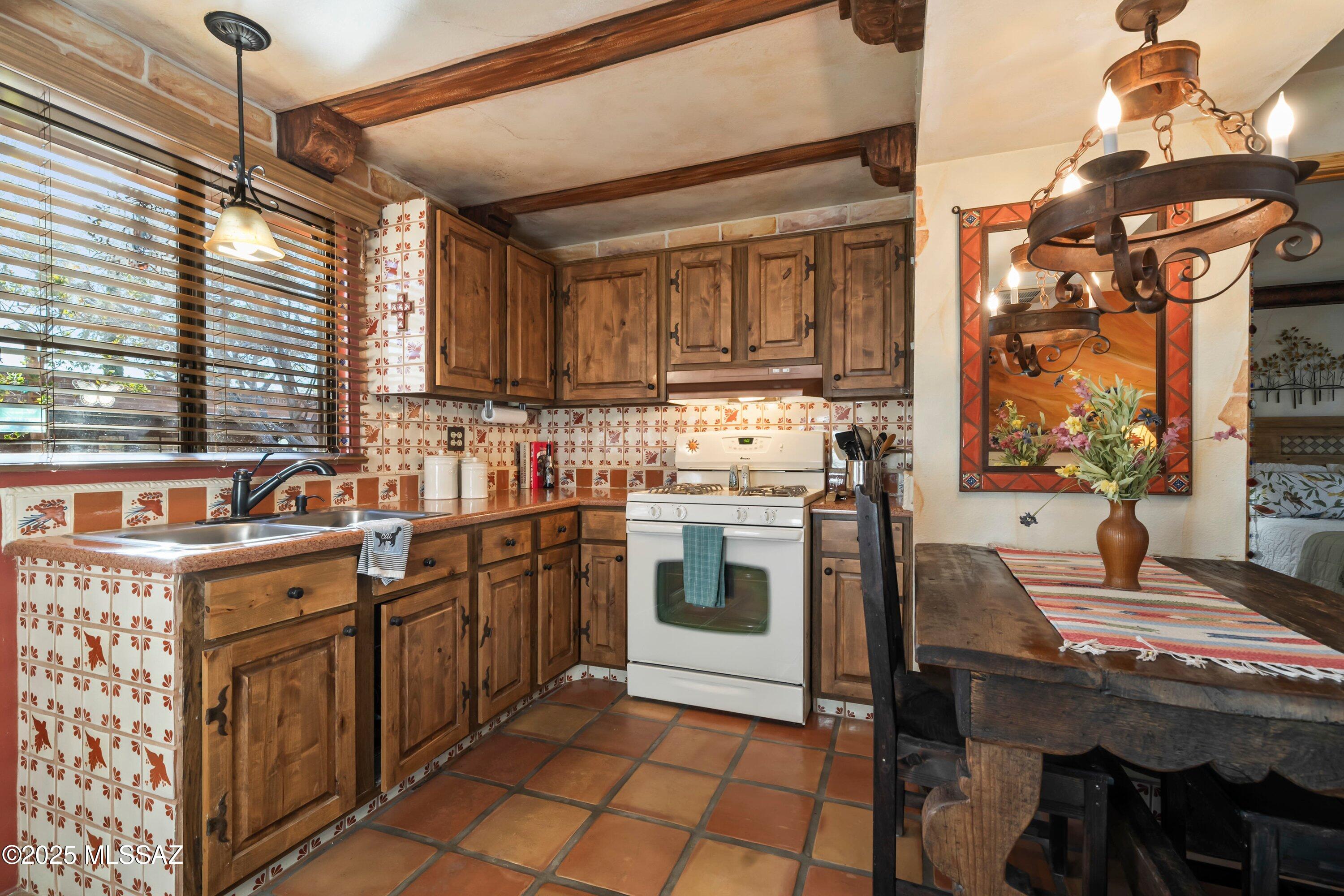 445 S Paseo Quinta APT C