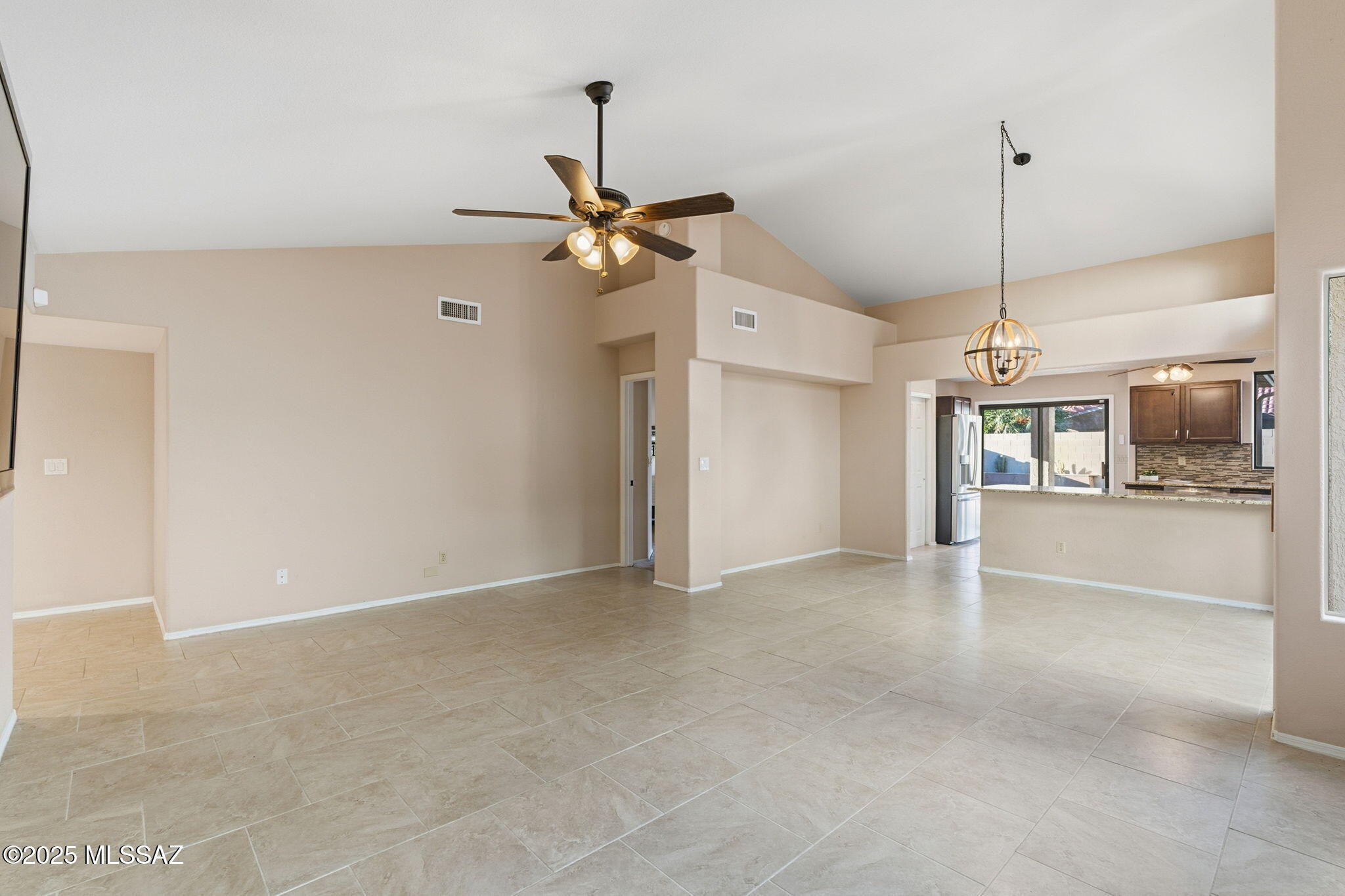 231 E Highcourte Lane